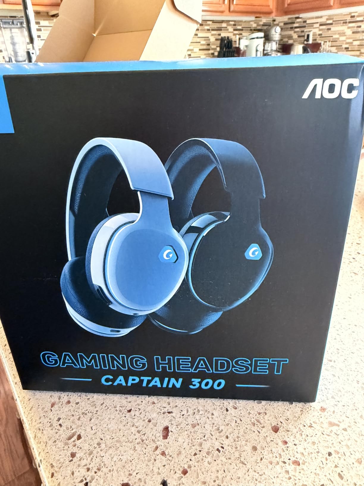 AOC 2.4GHz Wireless Gaming Headset for PS5, PS4 Fortnite & Call of Duty/FPS Gamers, PC, Switch, Bluetooth 6.0 Gaming Headphones with Noise Canceling Mic, 7.1 Virtual Surround, 45Hr Battery - White customer photo 1