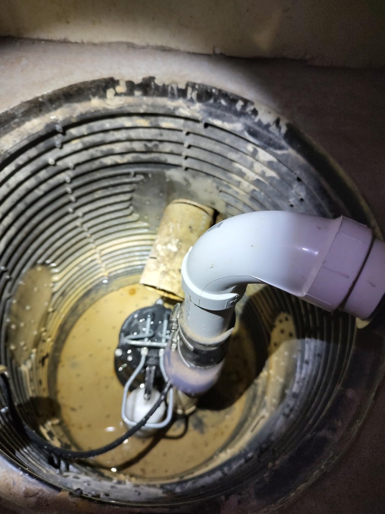 WAYNE CDU790-1/3 HP Submersible Cast Iron and Stainless Steel Sump Pump with Integrated Vertical Float Switch - Up to 4,600 Gallons Per Hour - Heavy Duty Basement Sump Pump, Black customer photo 1