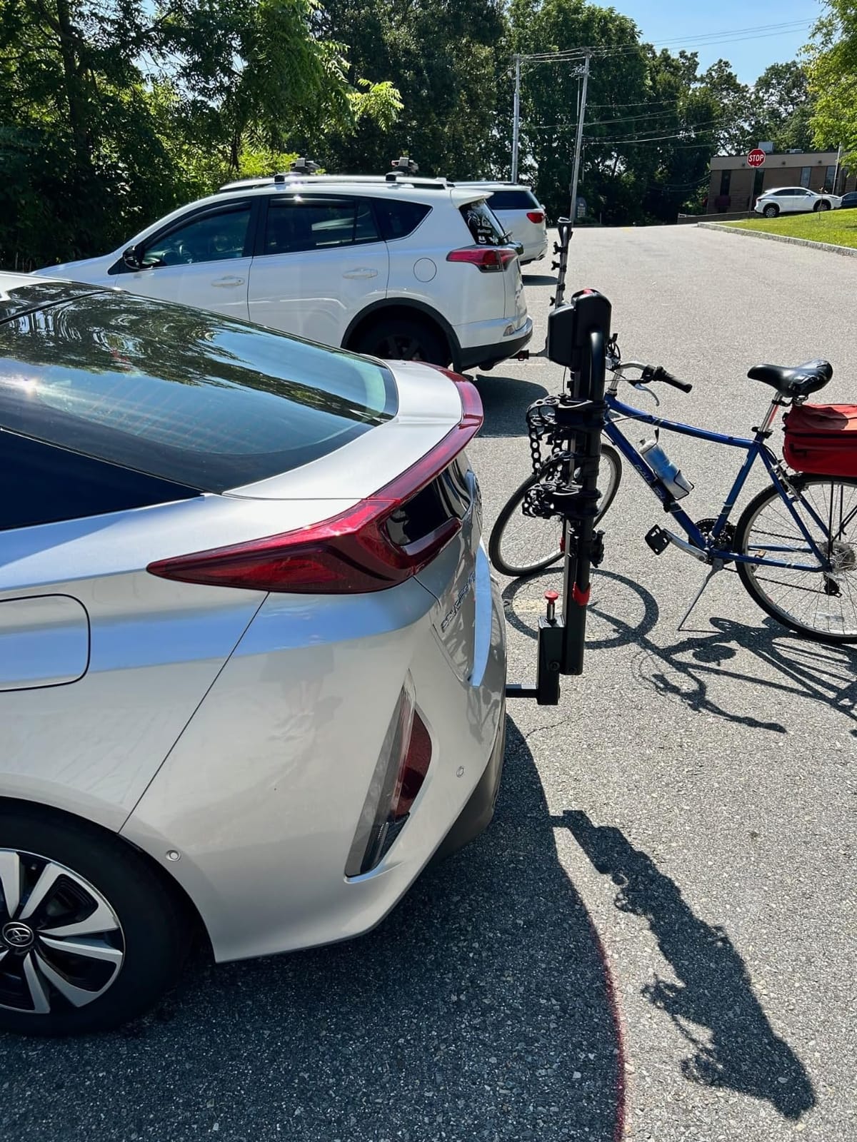 Yakima DoubleDown 4 Hitch Mount Bike Rack for Car, SUV & Truck | Fits 2 in. and 1.25 in. Receivers; Tilting Rear Mount with Anti-Sway Cradles and Folding Arms customer photo 1