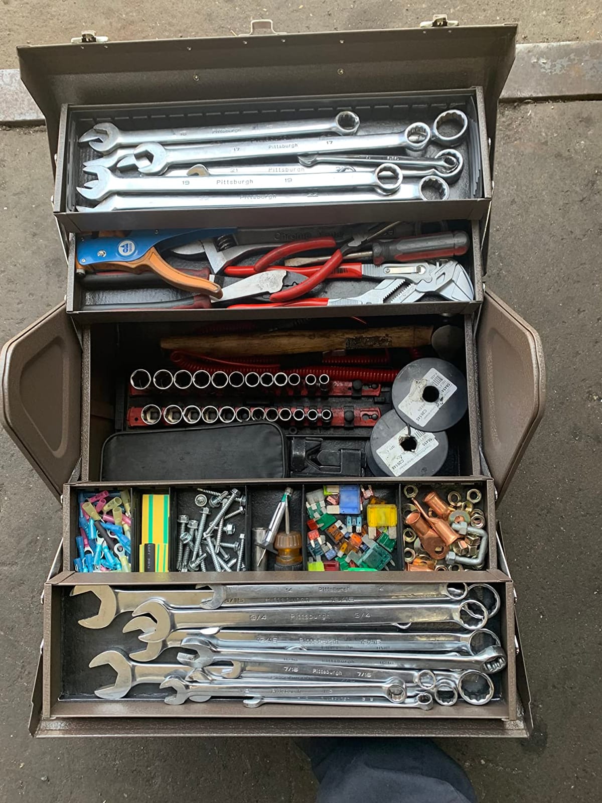 Homak Industrial 22-Inch Cantilever Steel Toolbox, Brown Wrinkle Powder Coat, BW00210220 customer photo 1