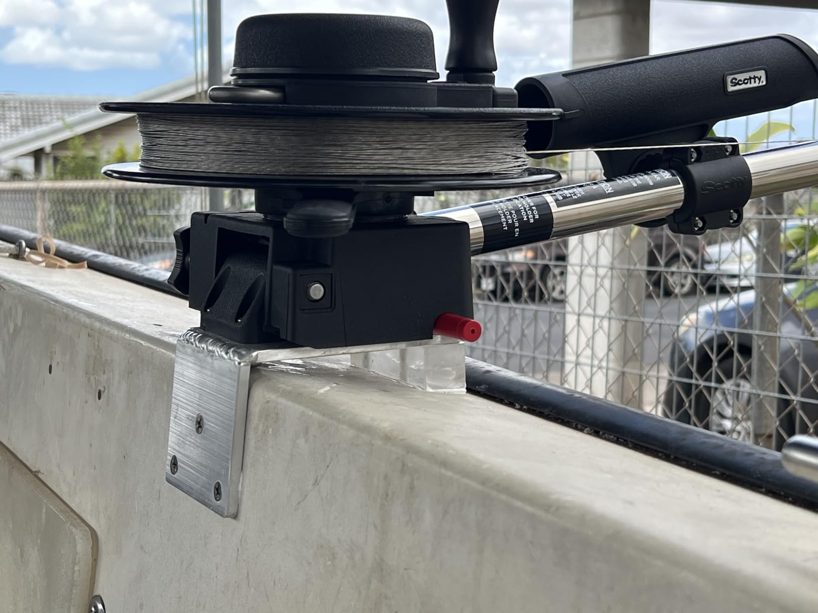Scotty Strongarm 30 Manual Downrigger, Black, Medium | Black, Equipped with 200Feet of 150 Pound Test Stainless Steel Cable customer photo 2