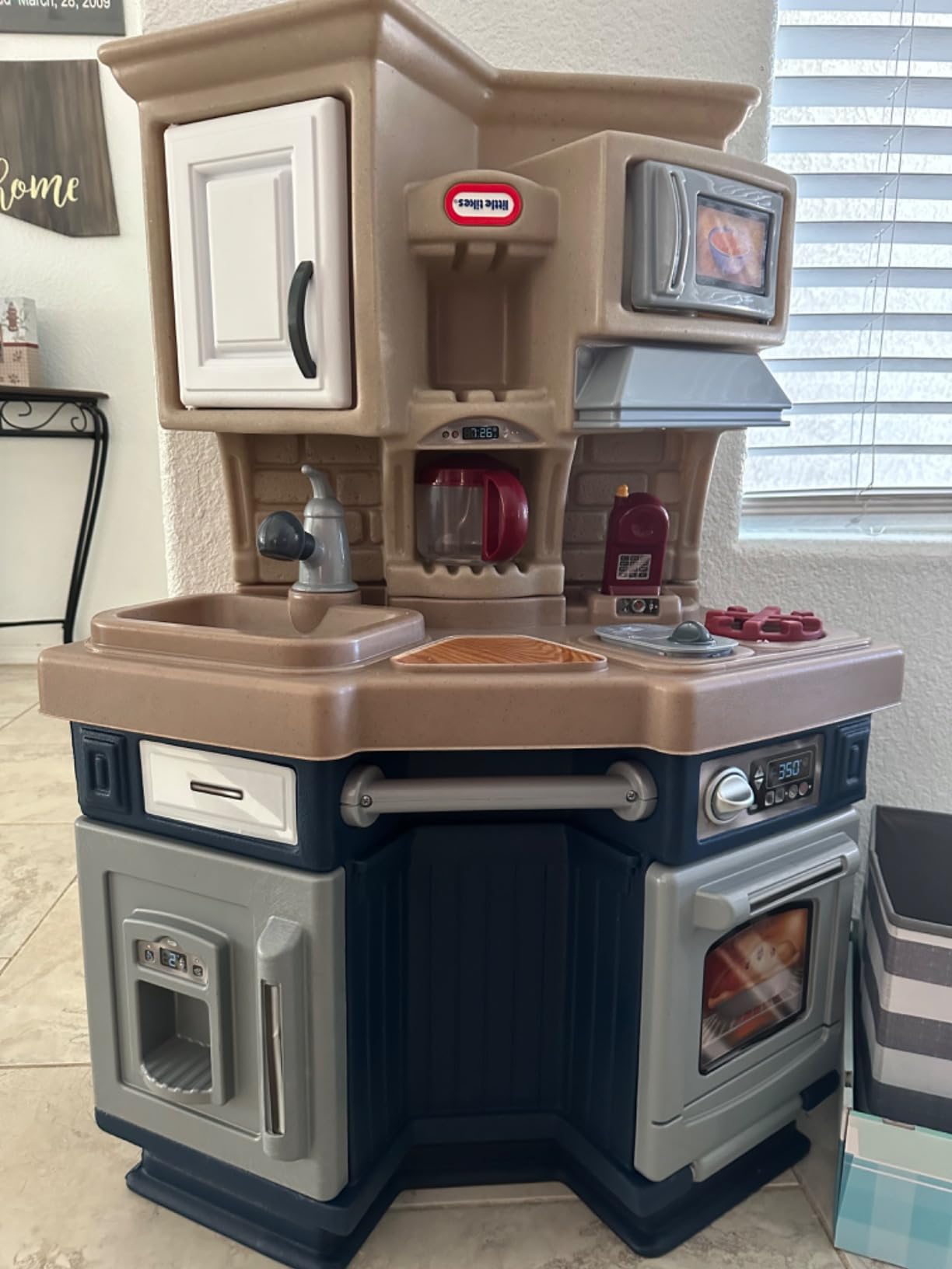 Little Tikes Super Chef Kitchen Blue & Cream, 14.00 l x 28.00 w x 40.00 h inches customer photo 2