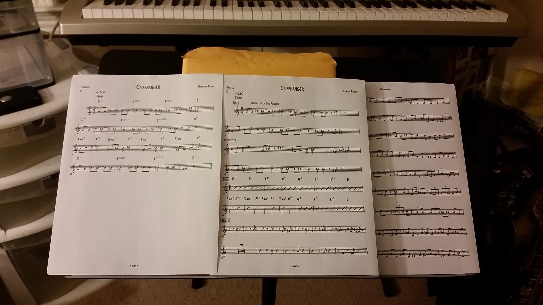 Manhasset Music Stand For Sheet Music - 48 Symphony Model - 4801GRN customer photo 2