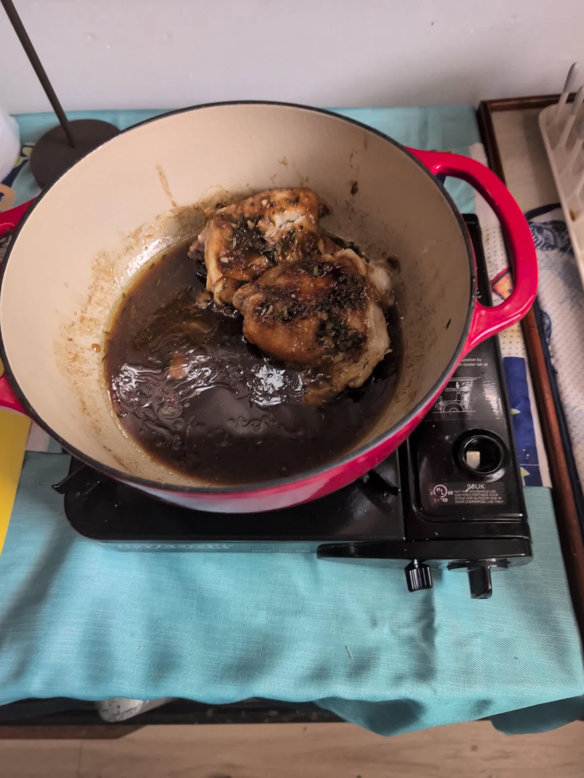 Lodge Essential Enamel Cast Iron Dutch Oven with Lid - 4.5 Quart - Oven-Safe Enamel Cookware up to 500° F - Heat-Retaining Braising & Roasting Pot - Non-Toxic Cookware - Caribbean Blue customer photo 1