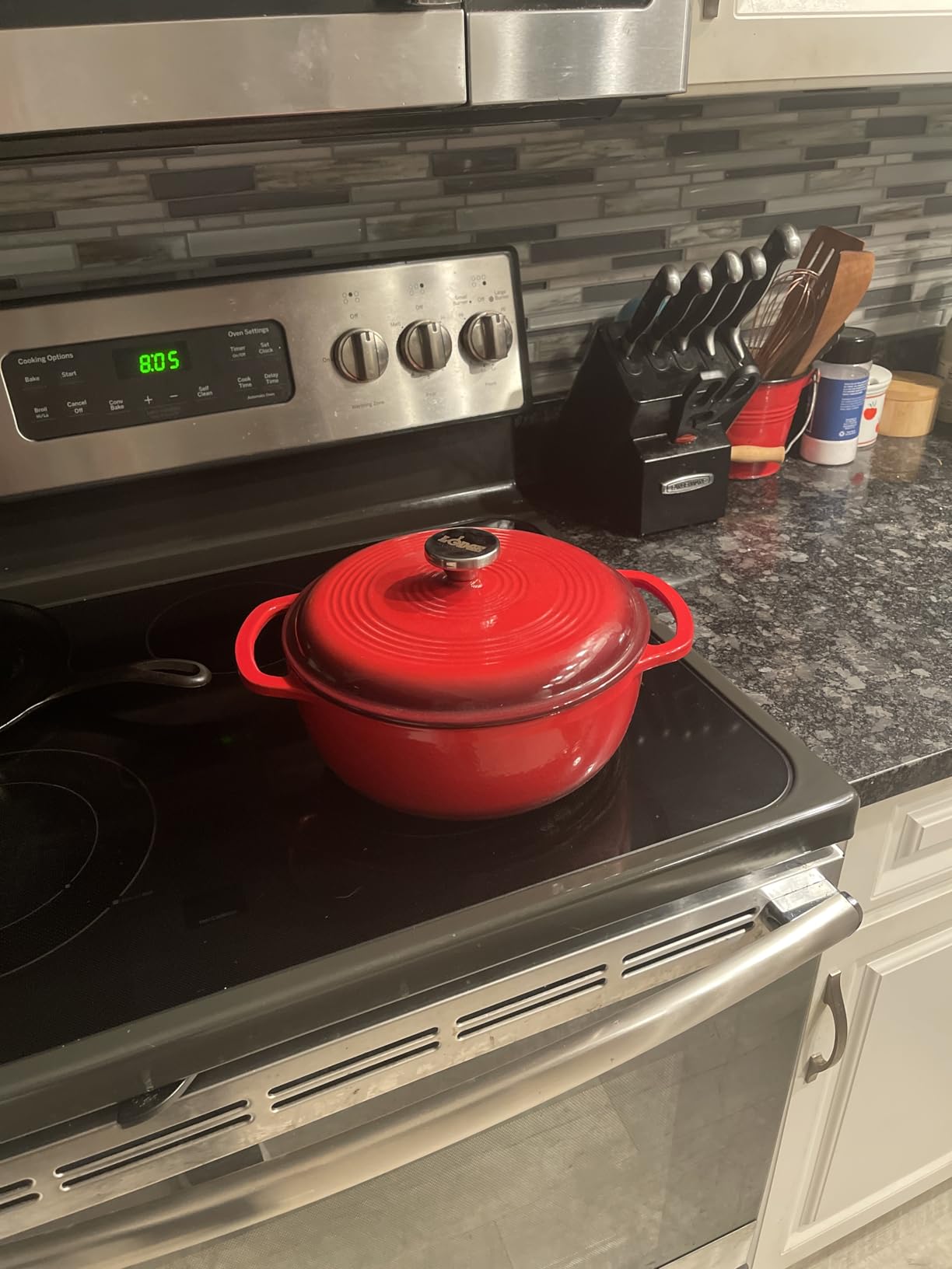 Lodge Essential Enamel Cast Iron Dutch Oven with Lid - 4.5 Quart - Oven-Safe Enamel Cookware up to 500° F - Heat-Retaining Braising & Roasting Pot - Non-Toxic Cookware - Caribbean Blue customer photo 2