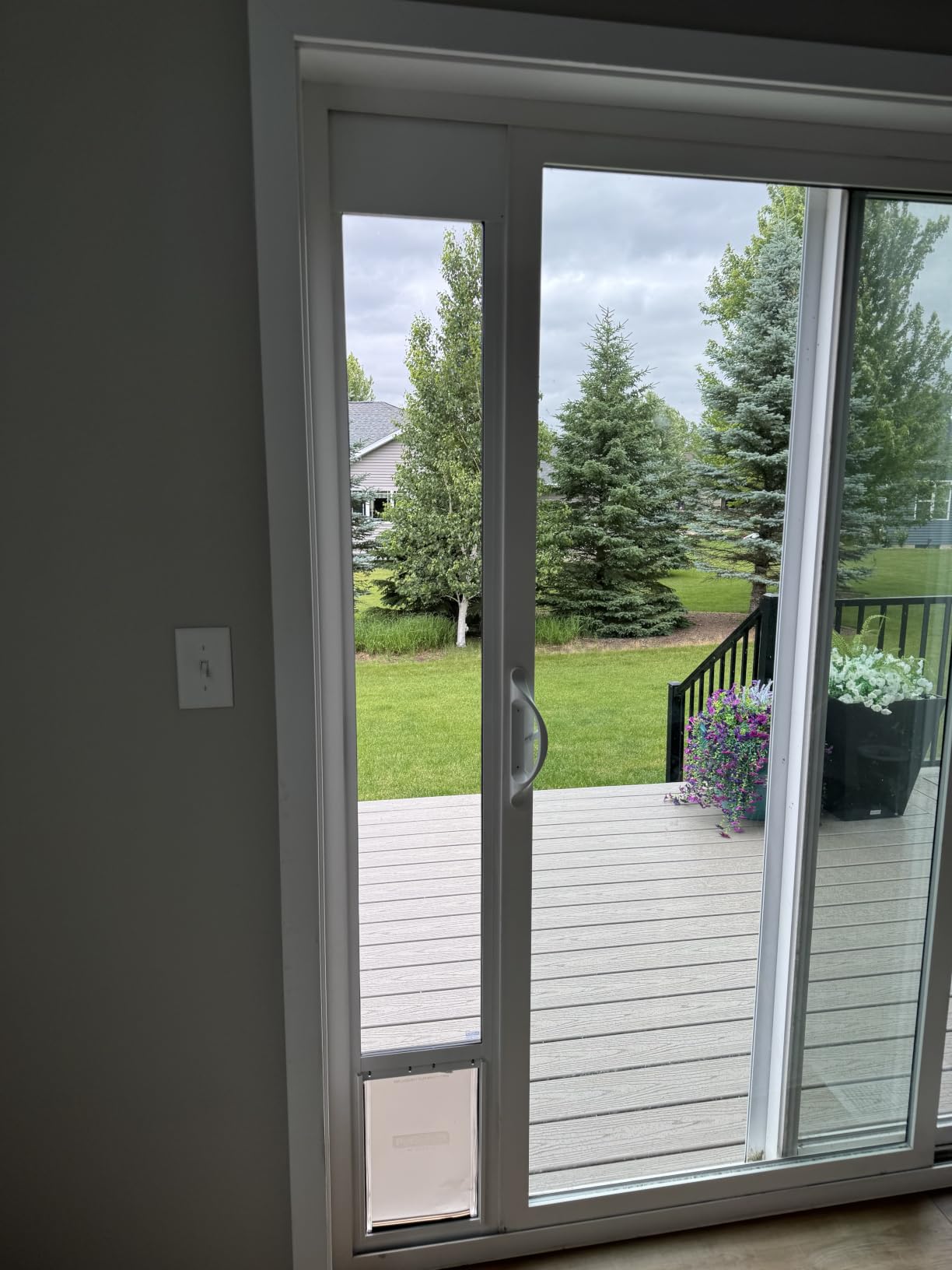 PetSafe Sliding Glass Pet Door, 1 Piece, Medium Dogs to 40 lb, White customer photo 1