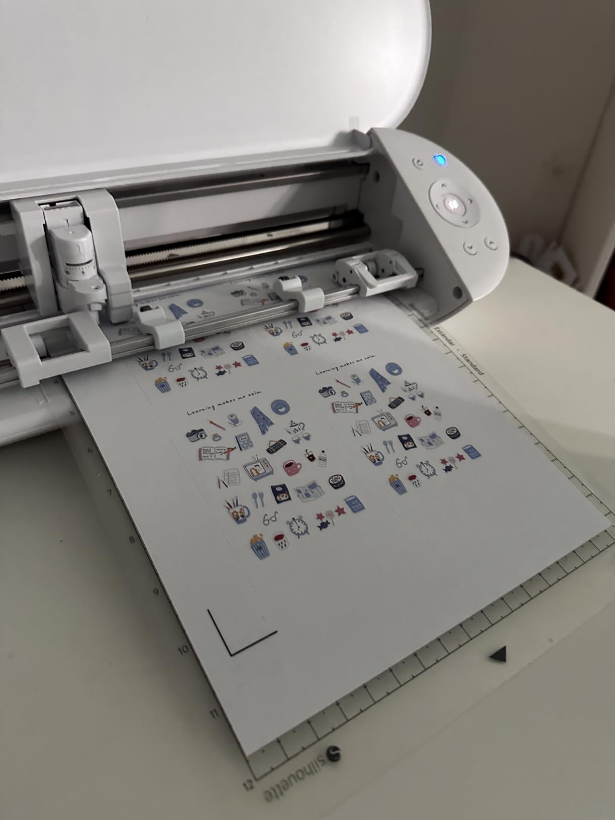 Silhouette America Portrait 4 Vinyl Cutting Machine, Deluxe Bundle - 9