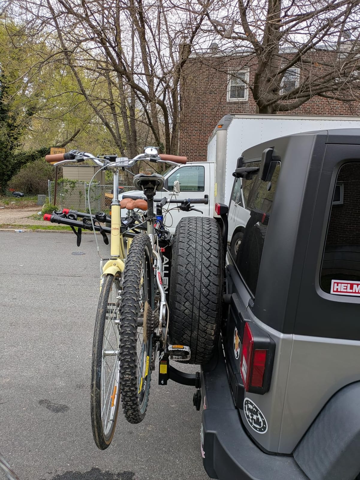 Allen Sports Deluxe 4-Bike Hitch Mount Rack (2-Inch Receiver), Black customer photo 1