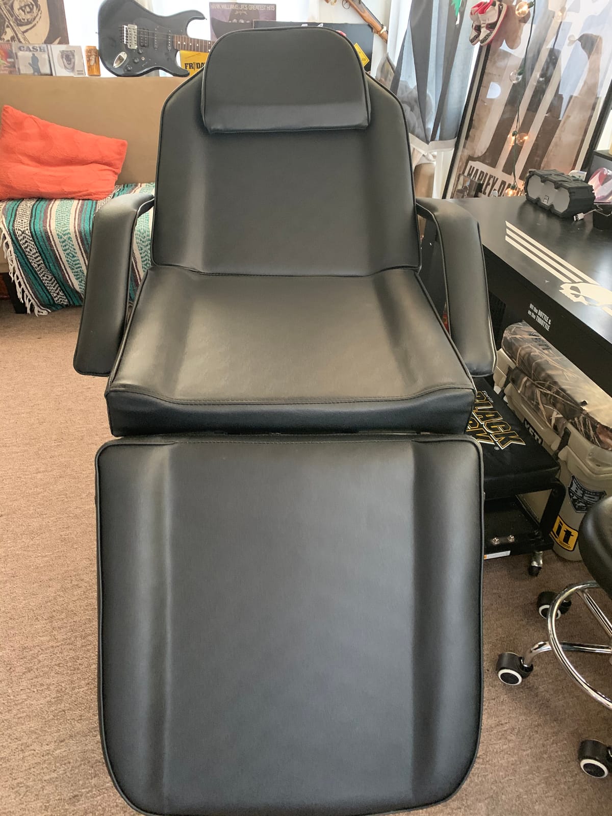 BarberPub Adjustable Tattoo Chair Esthetician Facial Bed 72 in 0015 Black customer photo 2