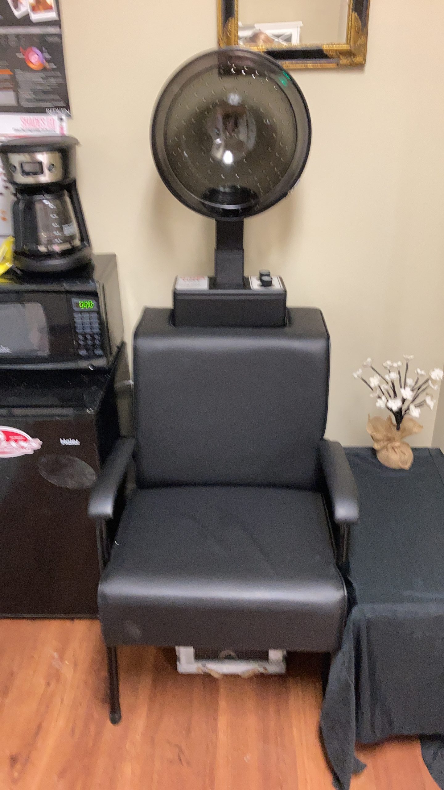 Pibbs 1098 Salon Dryer Chair with 980W Adjustable Hood Dryer | Solid Plywood Frame, Easy-Clean Vinyl, Oversized Hood For Roller Sets, 4 Heat Settings, 60-Minute Timer customer photo 1