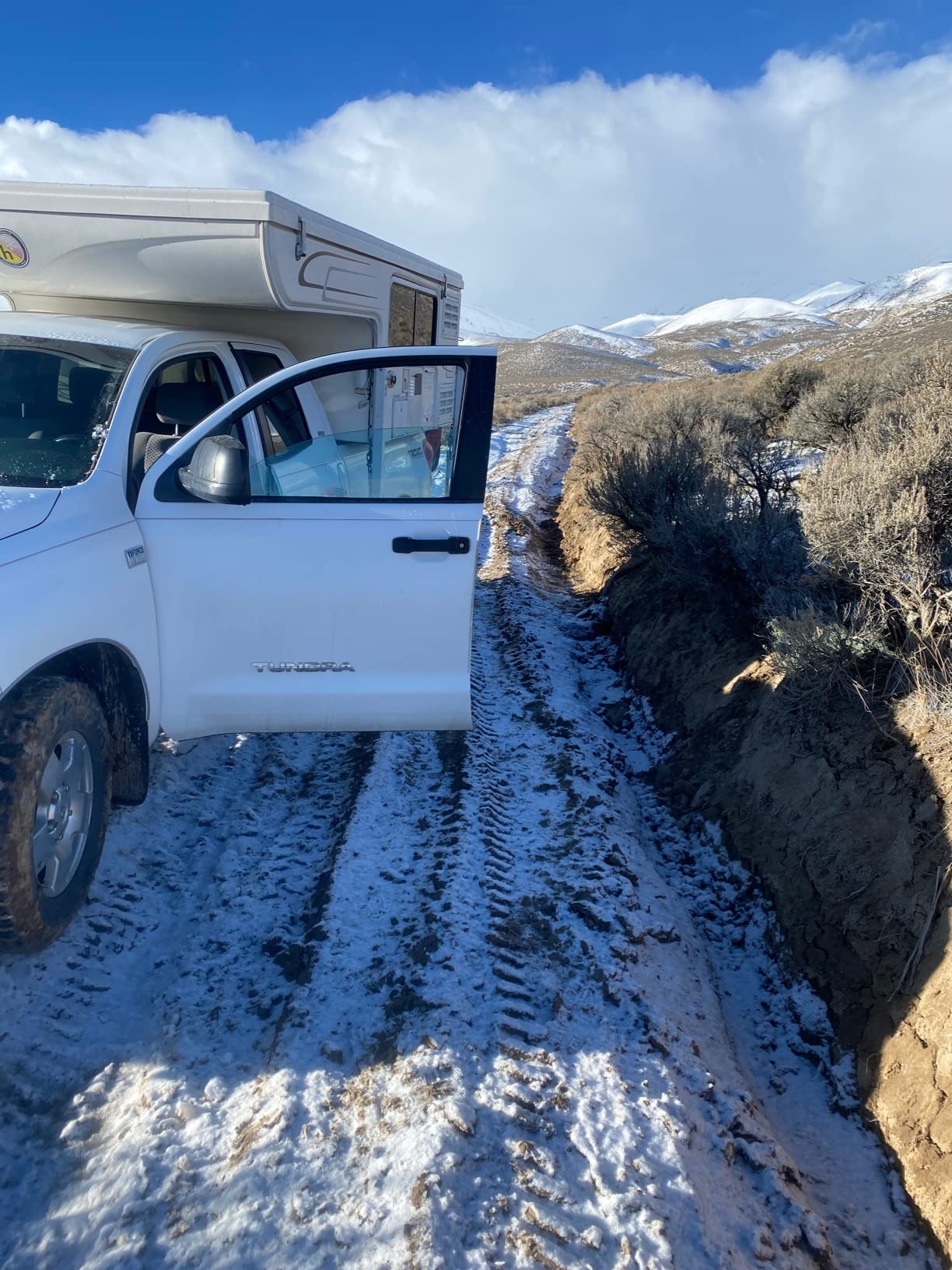 MAXTRAX MKII Titanium Grey Recovery Boards Pair | Heavy Duty Off-Road Traction Tracks for Sand Mud Snow Overlanding (MTX02TG) customer photo 2