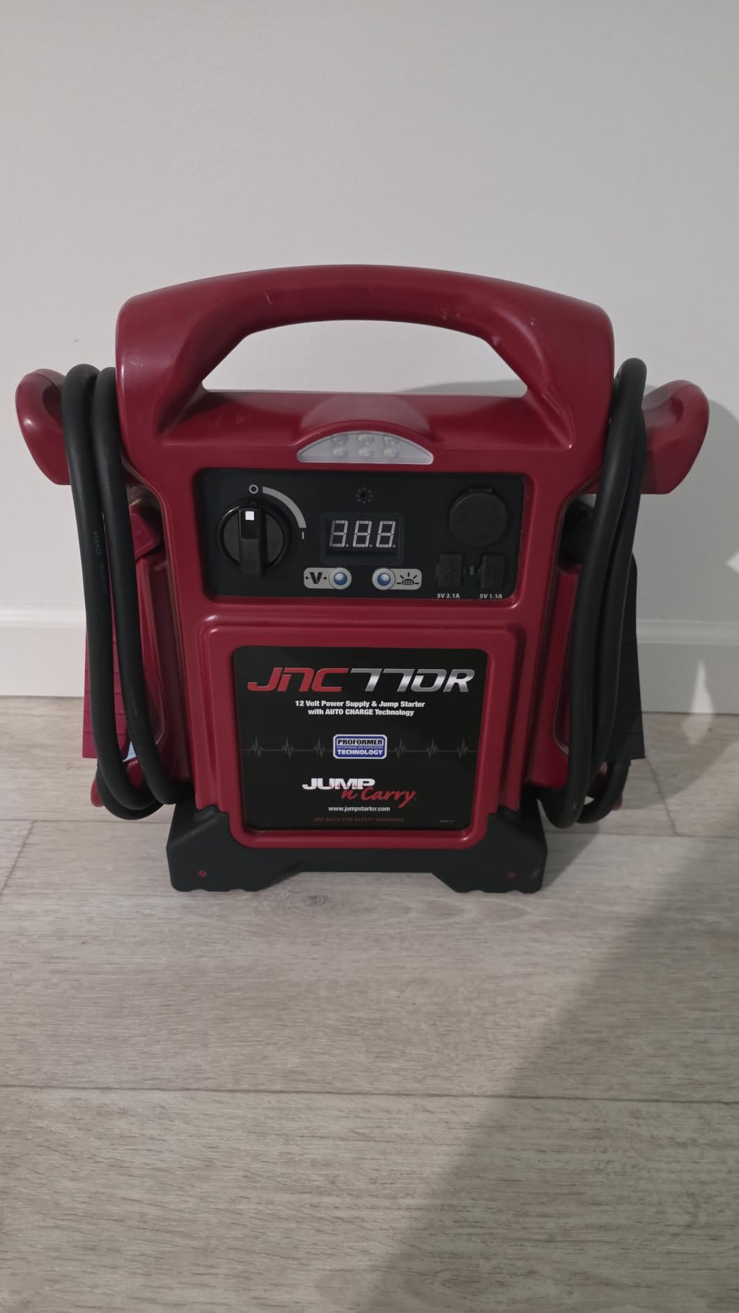 Clore Automotive Jump-N-Carry JNC770R 1700 Peak Amp Premium 12 Volt Jump Starter - Red customer photo 1