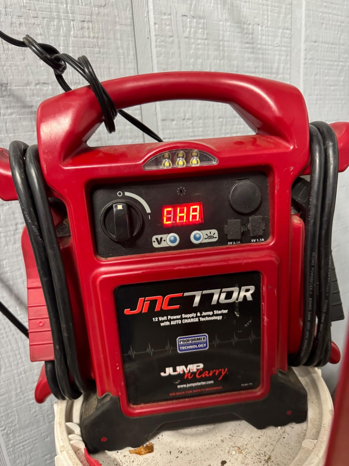 Clore Automotive Jump-N-Carry JNC770R 1700 Peak Amp Premium 12 Volt Jump Starter - Red customer photo 2