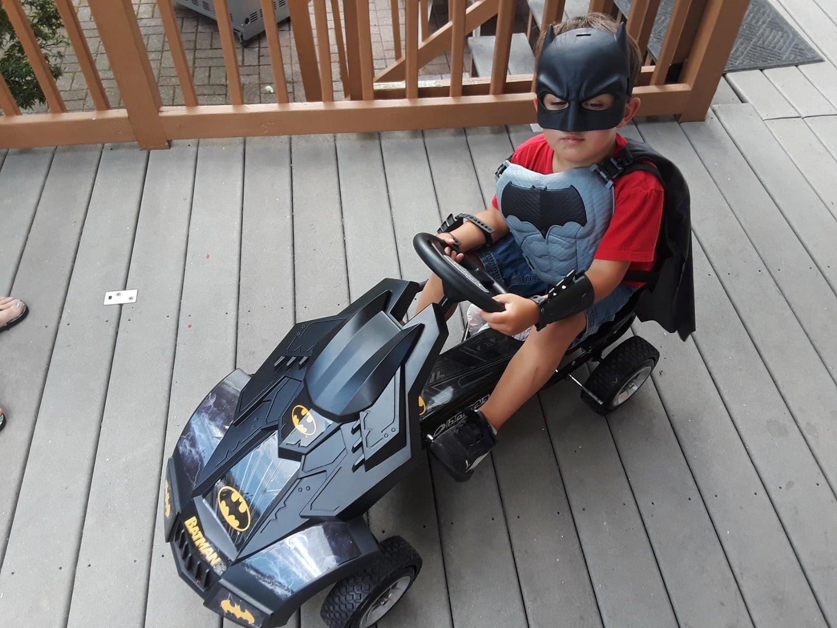 hauck Batmobile Pedal Go Kart, Superhero Ride-On Car for Kids, Black customer photo 2