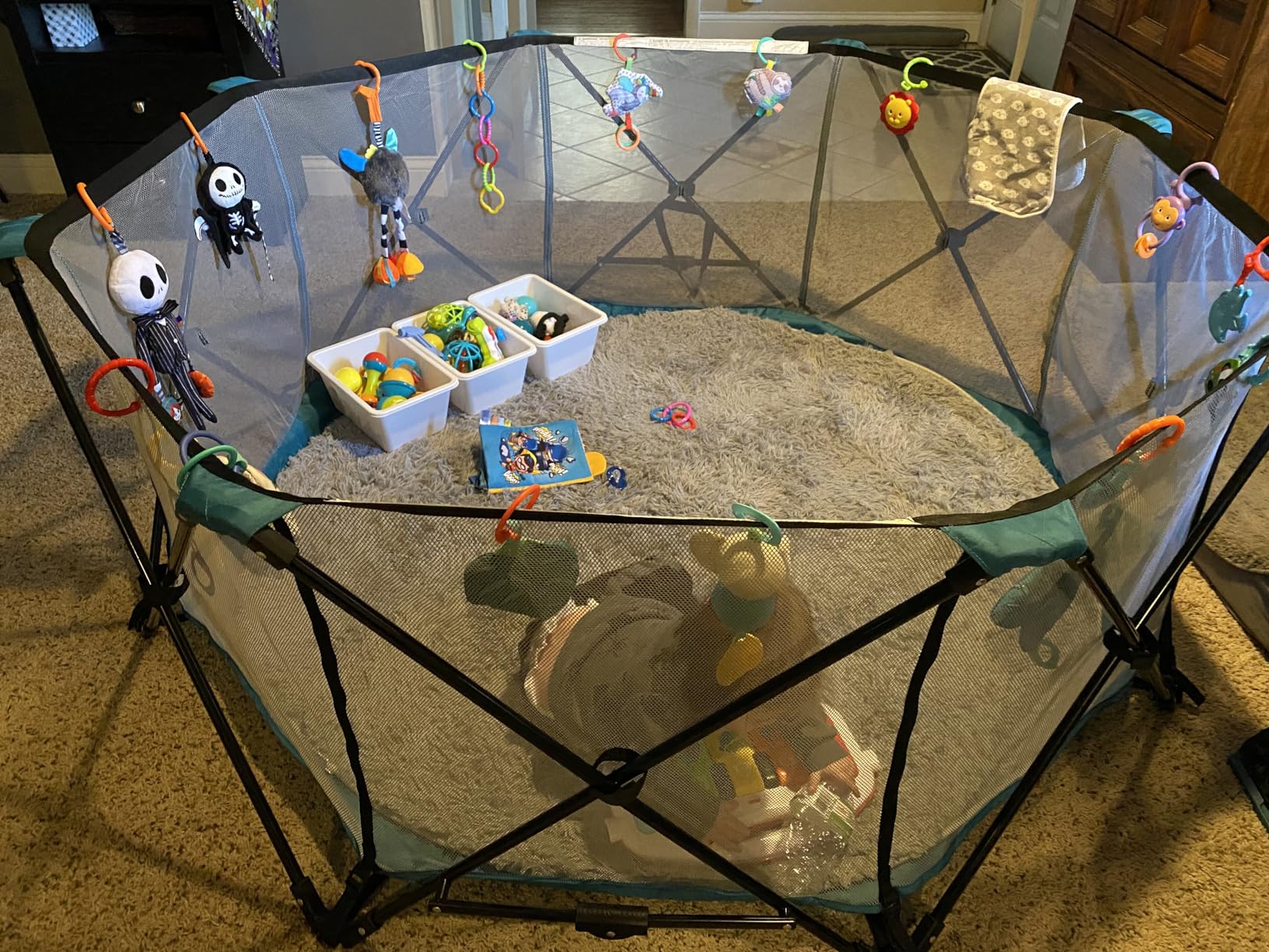 Regalo Safety My Play Deluxe Extra Large Baby Playpen & Portable Play Yard, Foldable 8-Panel Indoor Outdoor Playpen for Babies & Toddlers, Mesh Sides, Washable Nylon Bottom, 62