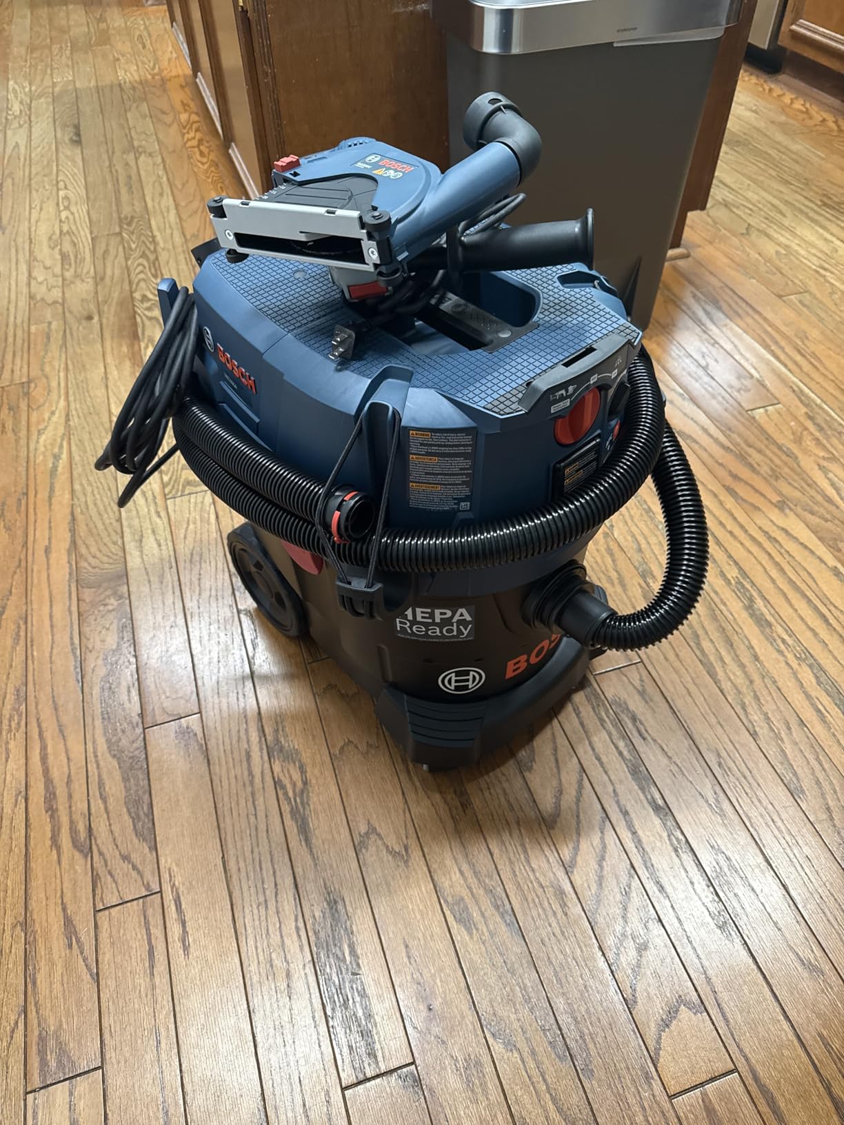 Bosch VAC090AH 9 Gallon Dust Extractor with Auto Filter for Grinder 1773AK | Power Tool Activation | Dust Control System | Jobsite Vacuum | Portable Design | Wet/Dry Collection | HEPA Filter System customer photo 1