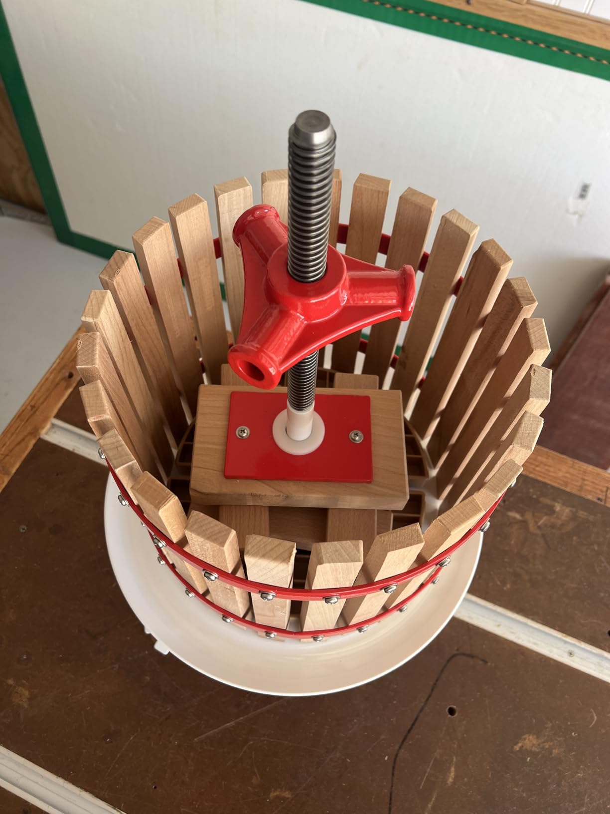 4.75 Gallon Fruit and Wine Press, Manual Cider Juice Maker with Solid Beech Wood Basket & Heavy-Duty Stand for Apples, Grapes, Berries customer photo 2