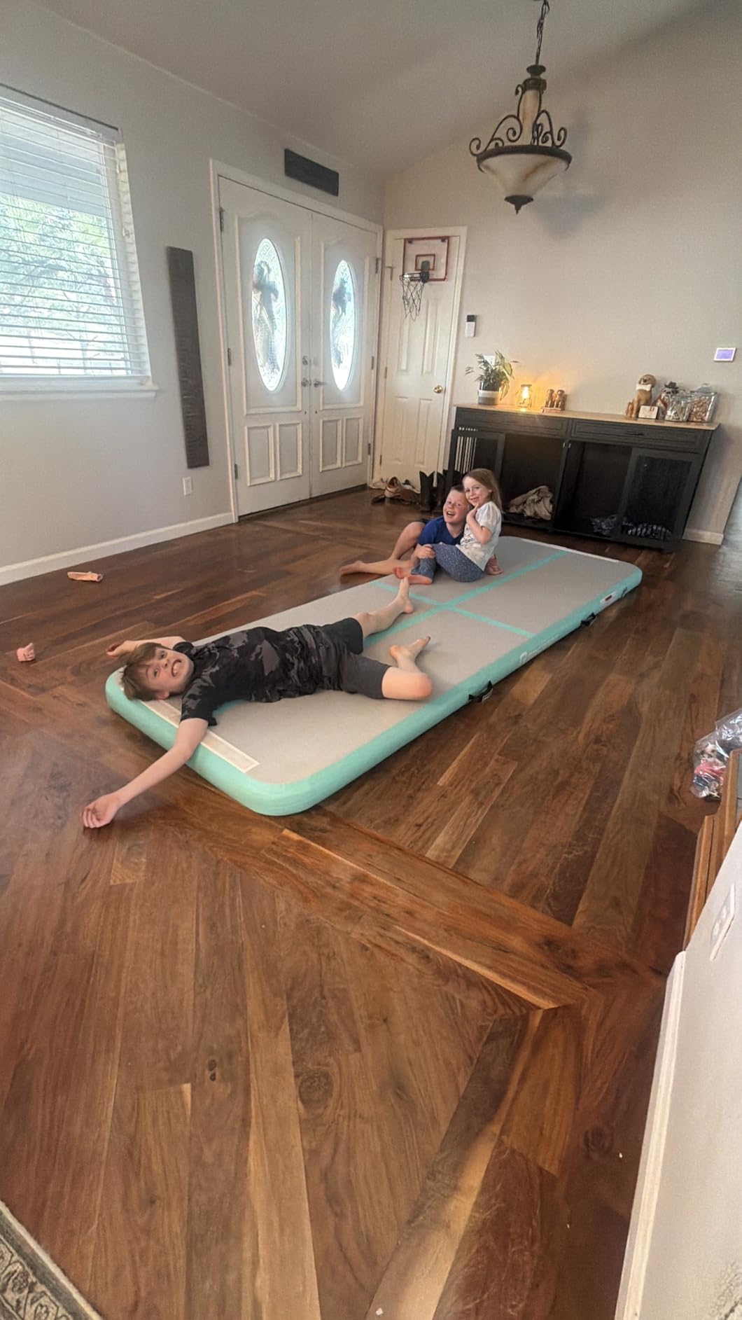 FBSPORT Inflatable Air Gymnastics Mat Training Mats 4/8 inches Thickness Gymnastics Tracks for Home Use/Training/Cheerleading/Yoga/Water with Pump customer photo 1