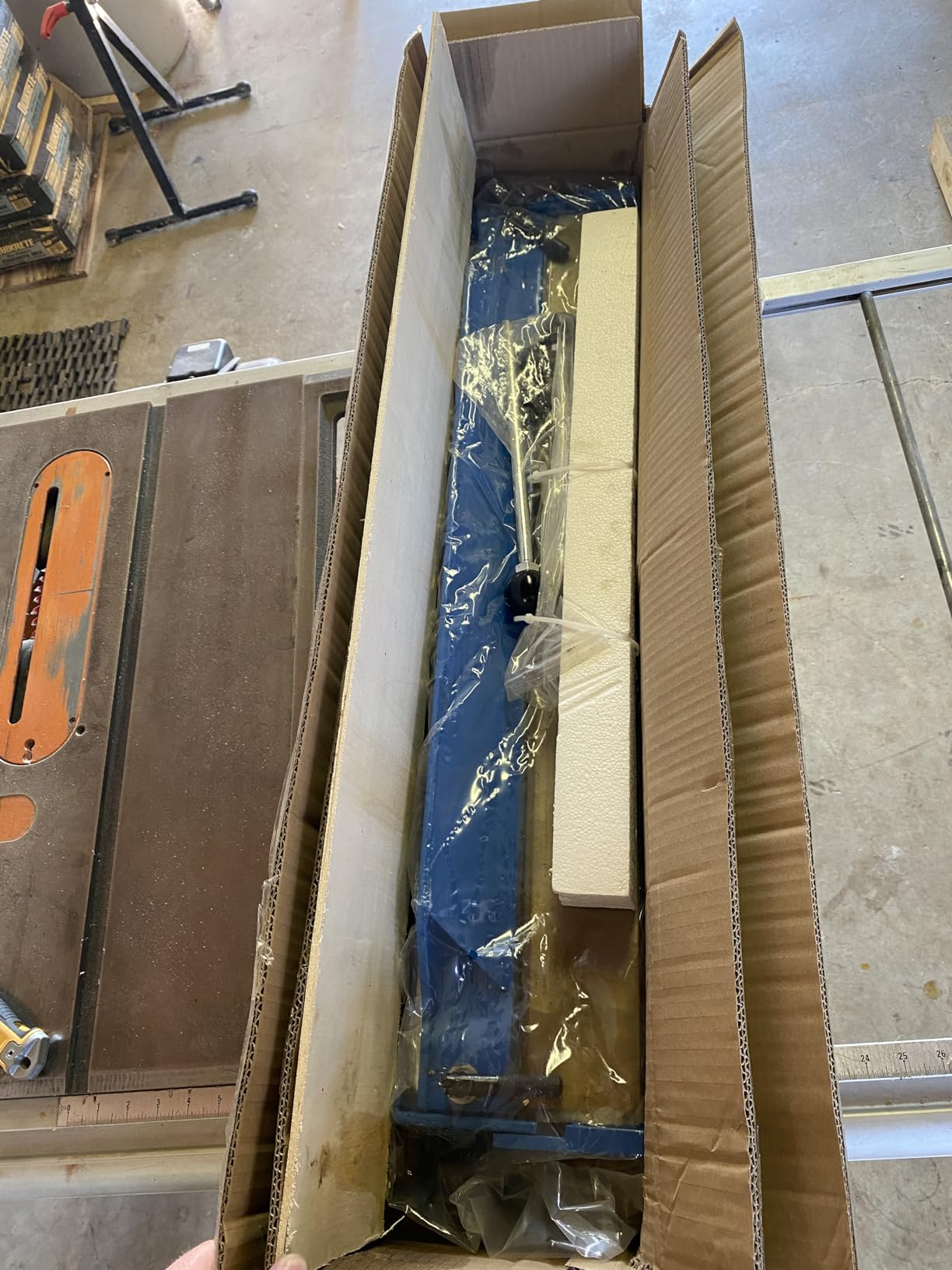 KF5002 Steel Bending Brake Sheet Metal Bender Metal Folder 28 Inch (730mm) 18 Ga (1.2mm) Capacity customer photo 1