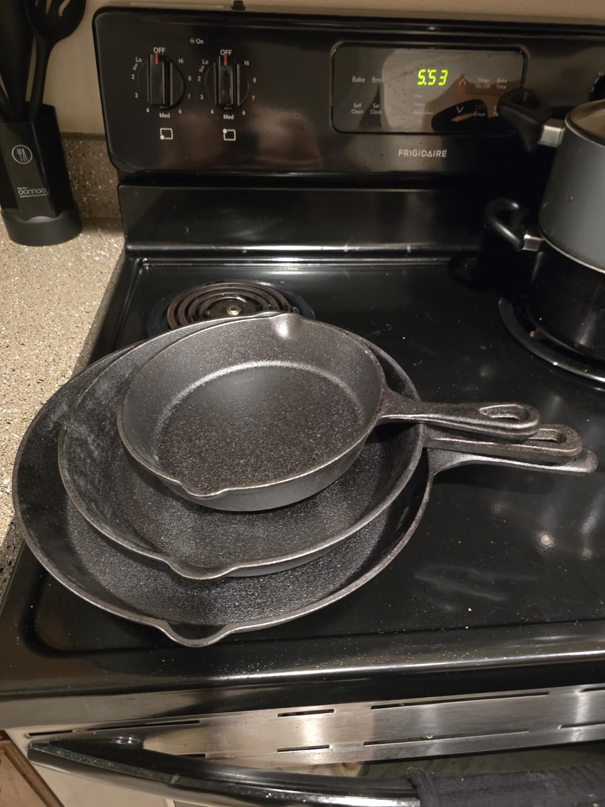 Commercial CHEF 3-Piece Cast Iron Skillet Set, Pre-Seasoned, CHCI03PK | Includes 8