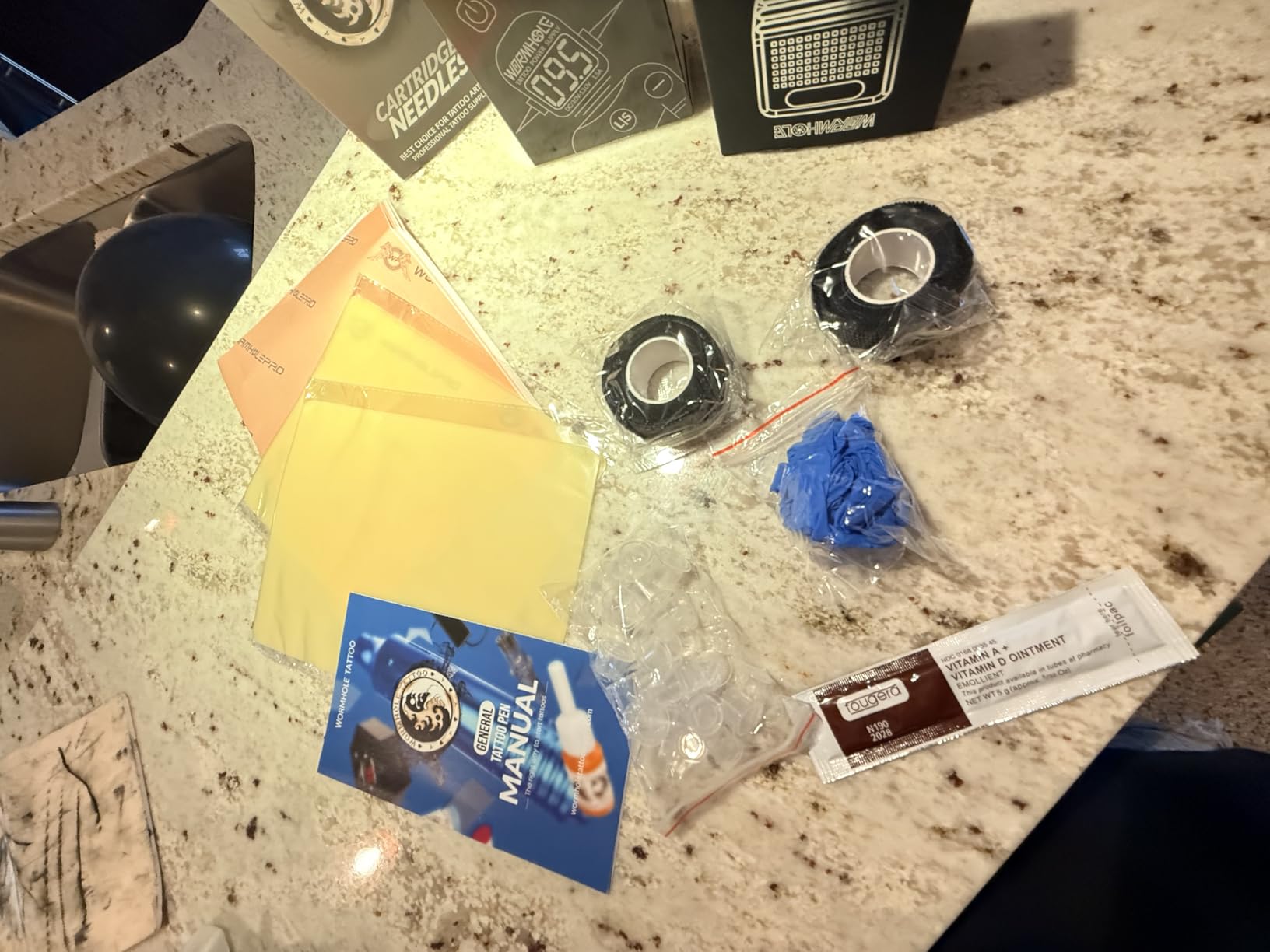Wormhole Tattoo Kit for Beginners, Rotary Tattoo Pen Kit with 20 Color Inks, 20 Cartridge Needles & Power Supply for Tattoo Practice WTK090 customer photo 2