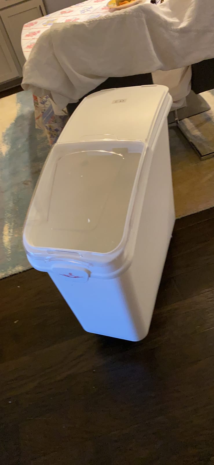 VEVOR 27 Gallon food storage containers 500 Cup Ingredient Bin with Scoop and Sliding Lid Commercial Food Container Ideal for rice storage, dog food container, flour, and sugar containers, White customer photo 1