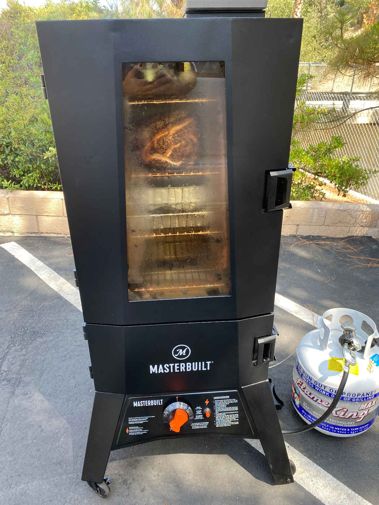 Masterbuilt 40-inch ThermoTemp Propane Gas Vertical BBQ Smoker with Analog Temperature Control, 960 Cooking Square Inches, Black, Model MB20051316 customer photo 1