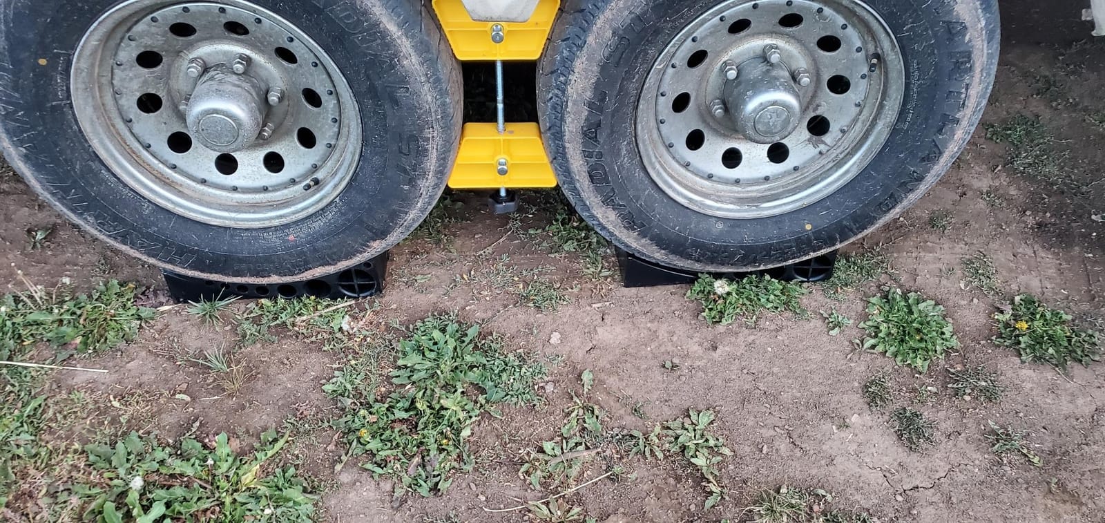 Beech Lane Camper Leveler 2 Pack with Carrying Bag - Precise Camper Leveling, Two Curved Levelers, Two Chocks, Two Rubber Grip Mats customer photo 1