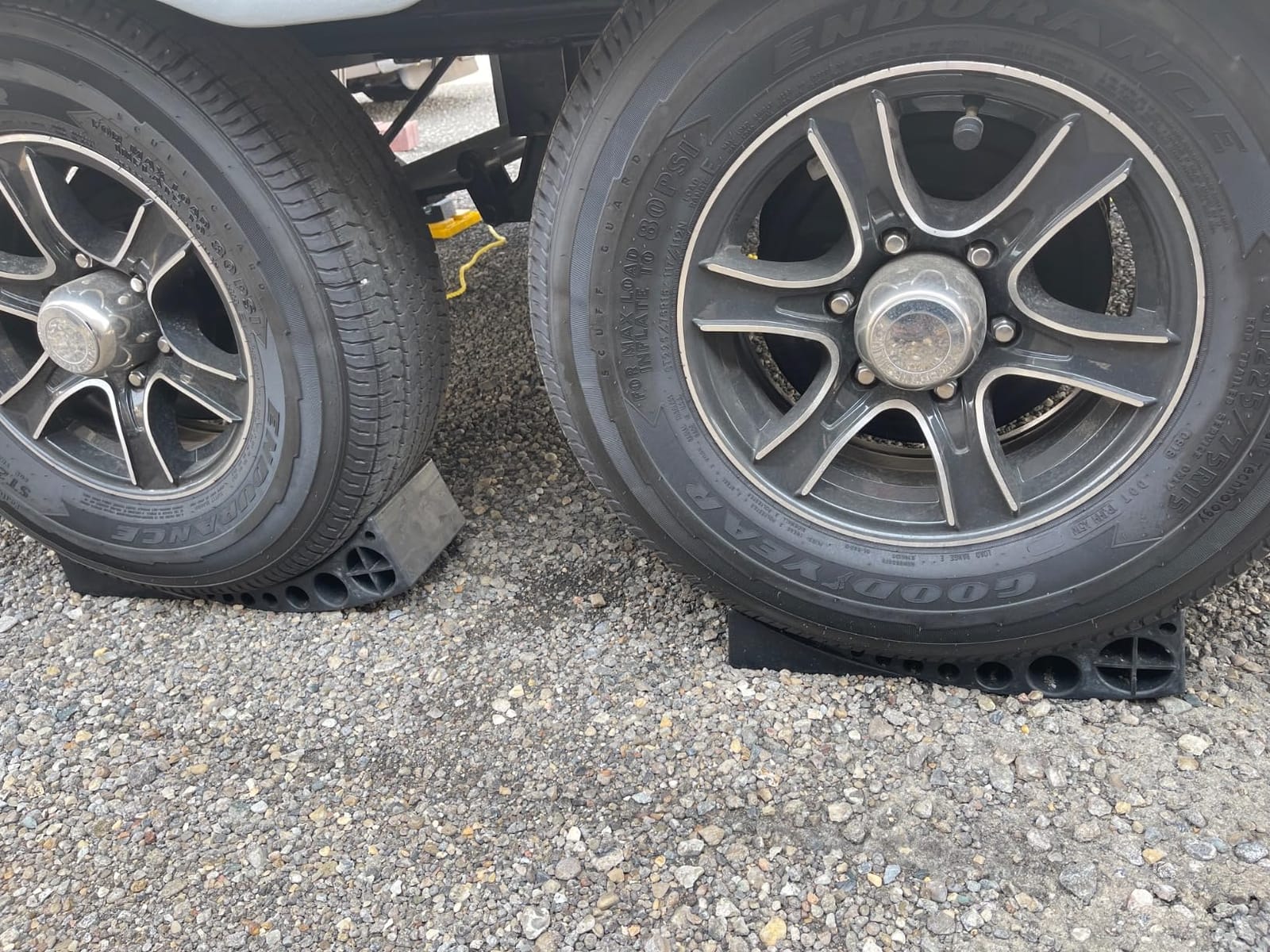 Beech Lane Camper Leveler 2 Pack with Carrying Bag - Precise Camper Leveling, Two Curved Levelers, Two Chocks, Two Rubber Grip Mats customer photo 2