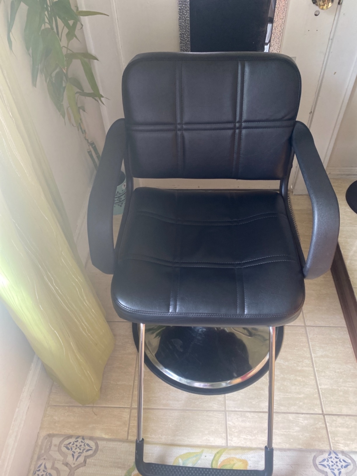 Artist hand Hydraulic Barber Chair Salon Chair for Hair Stylist, Adjustable Height, 360 Swivel, High Pump, Wide Seat, Professional Stylist Chairs customer photo 2