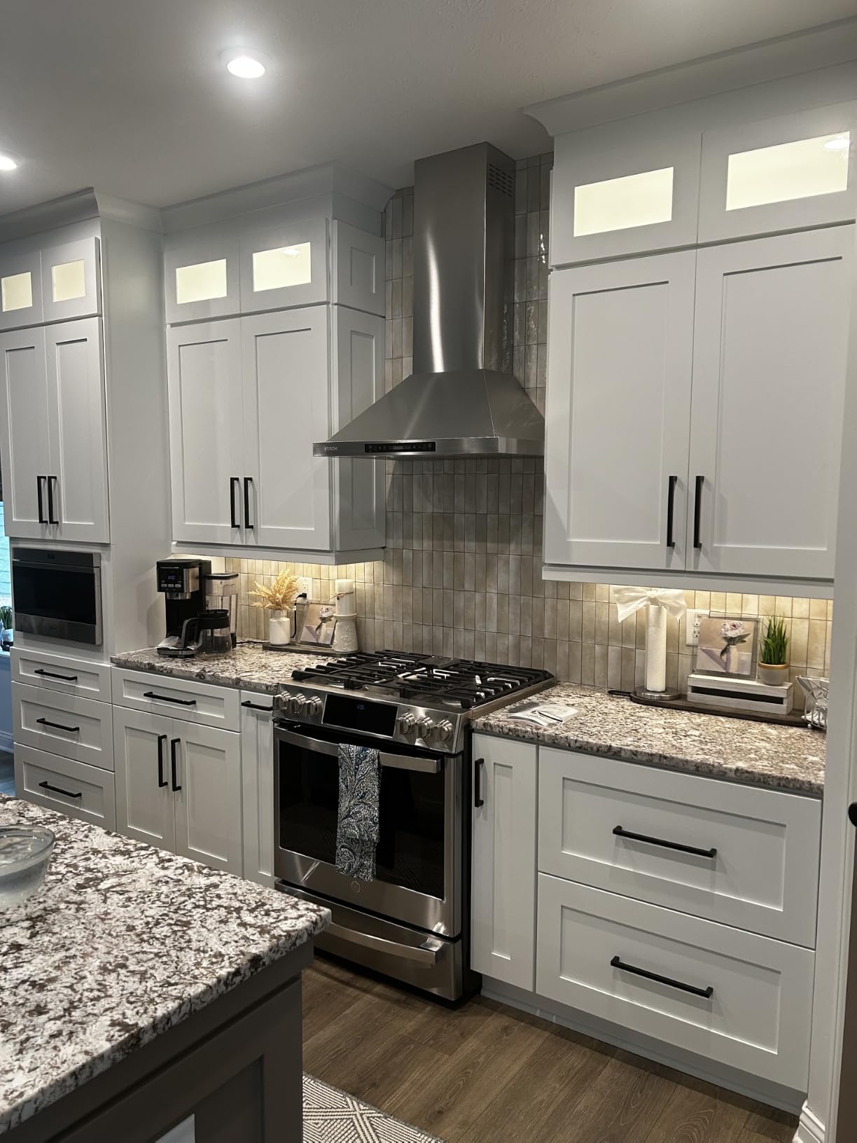 36-inch Wall Mount Range Hood 900 CFM Ducted/Ductless Convertible, Kitchen Chimney Vent Stainless Steel with Gesture Sensing & Touch Control Switch Panel, 2 Pcs Adjustable Lights (IKP02-36) customer photo 2