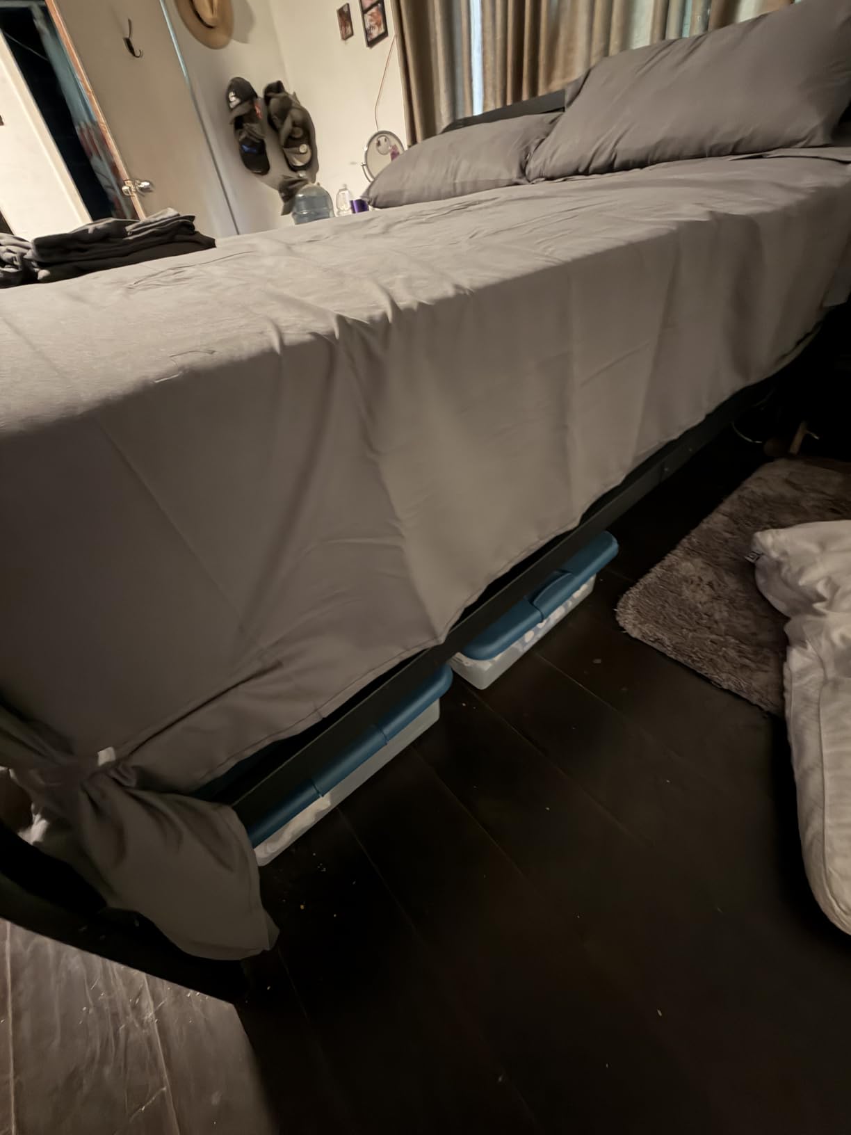 Hearth & Harbor Extra Deep Pocket King Size Sets - Fits Mattress 18-24 Inches Deep - 6 Piece King Size - Grey customer photo 1