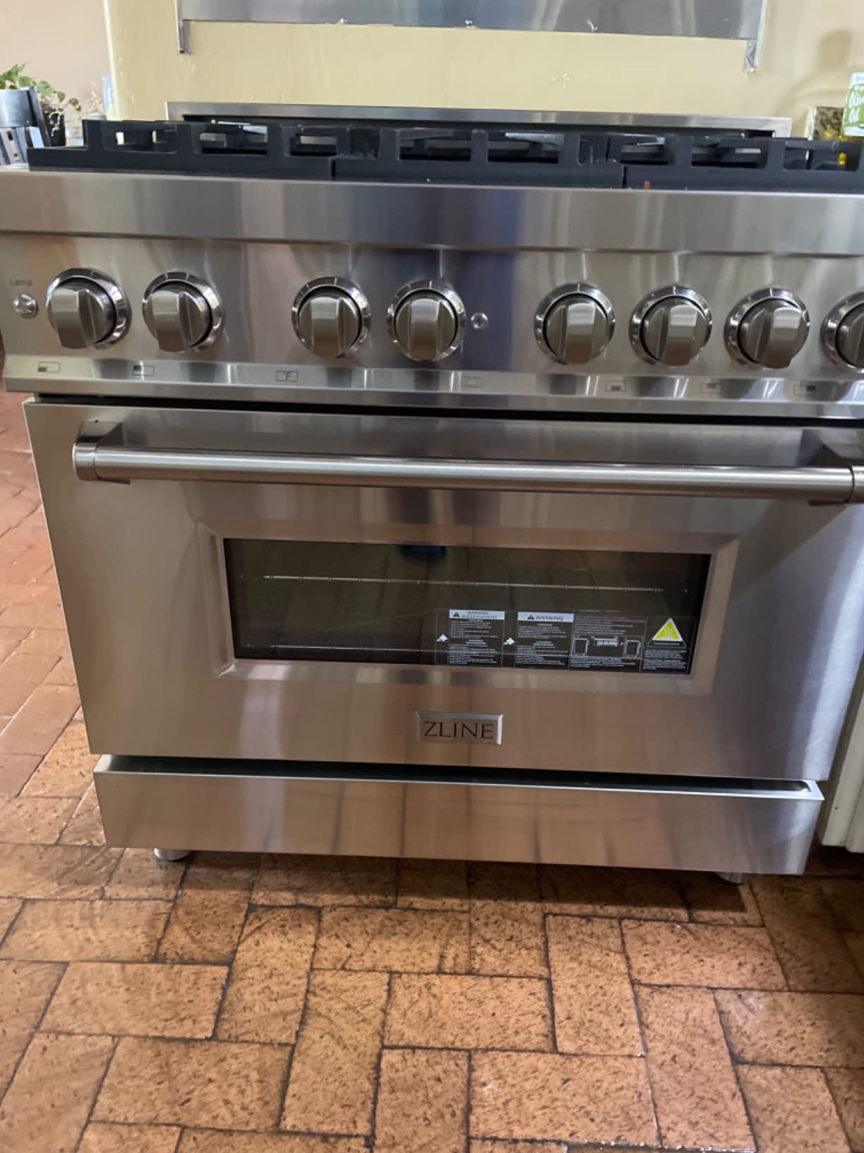 ZLINE 36 in. 4.6 cu. ft. Legacy Dual Fuel Range with 6 Burner Gas Cooktop and Electric Convection Oven in Stainless Steel customer photo 2