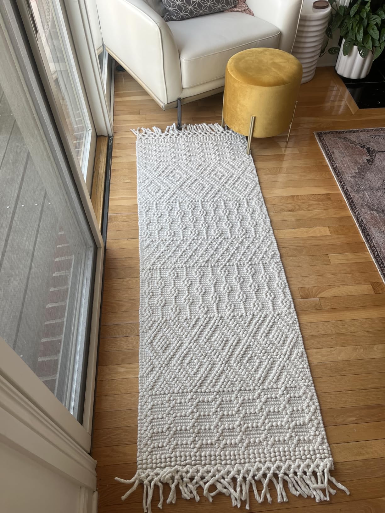 SAFAVIEH Area Rug 8x10 - Natura Collection - Ivory, Handmade Wool, Moroccan Boho Fringe Design, Ideal for Living Room, Bedroom, Dining Space (NAT852B) customer photo 1