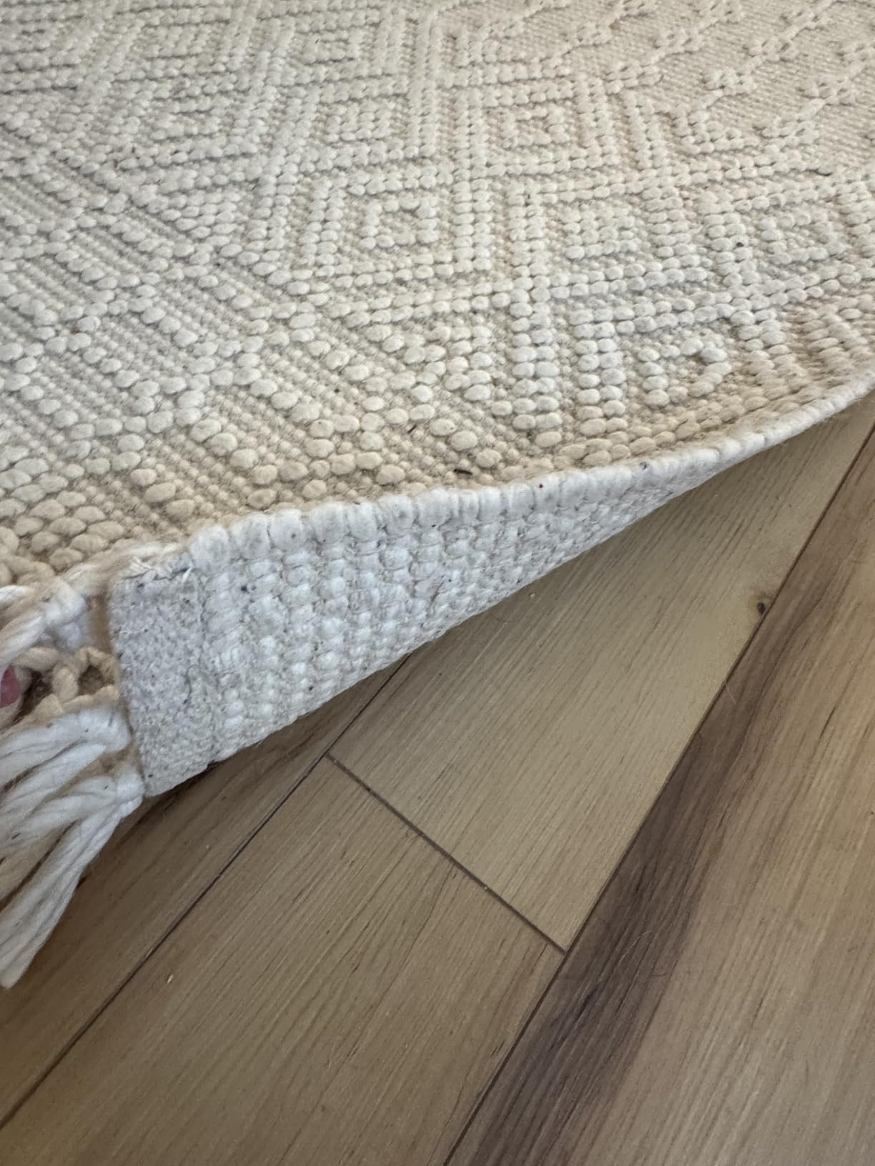 SAFAVIEH Area Rug 8x10 - Natura Collection - Ivory, Handmade Wool, Moroccan Boho Fringe Design, Ideal for Living Room, Bedroom, Dining Space (NAT852B) customer photo 2