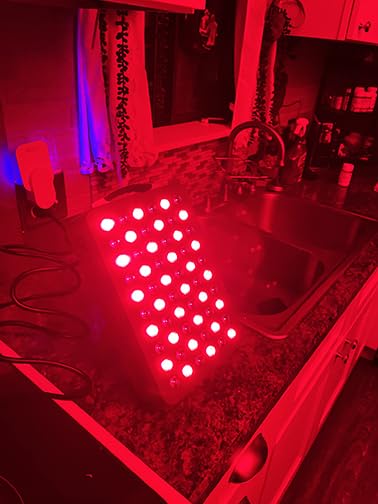 Hooga HG1000 Full Body Red Light Therapy Panel, 200 LEDs, 660nm Red & 850nm Near-Infrared Light, Built-in Timer, Door Hanging Kit customer photo 1