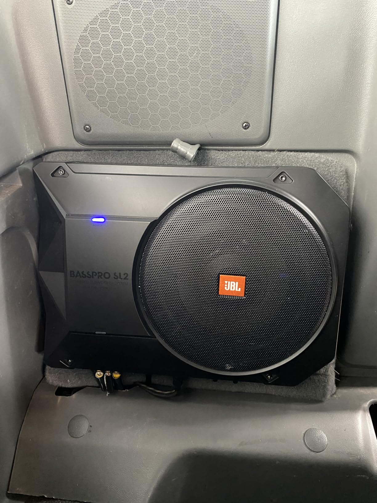 JBL Bass Pro SL2 8'' Underseat Subwoofer Boombox customer photo 2