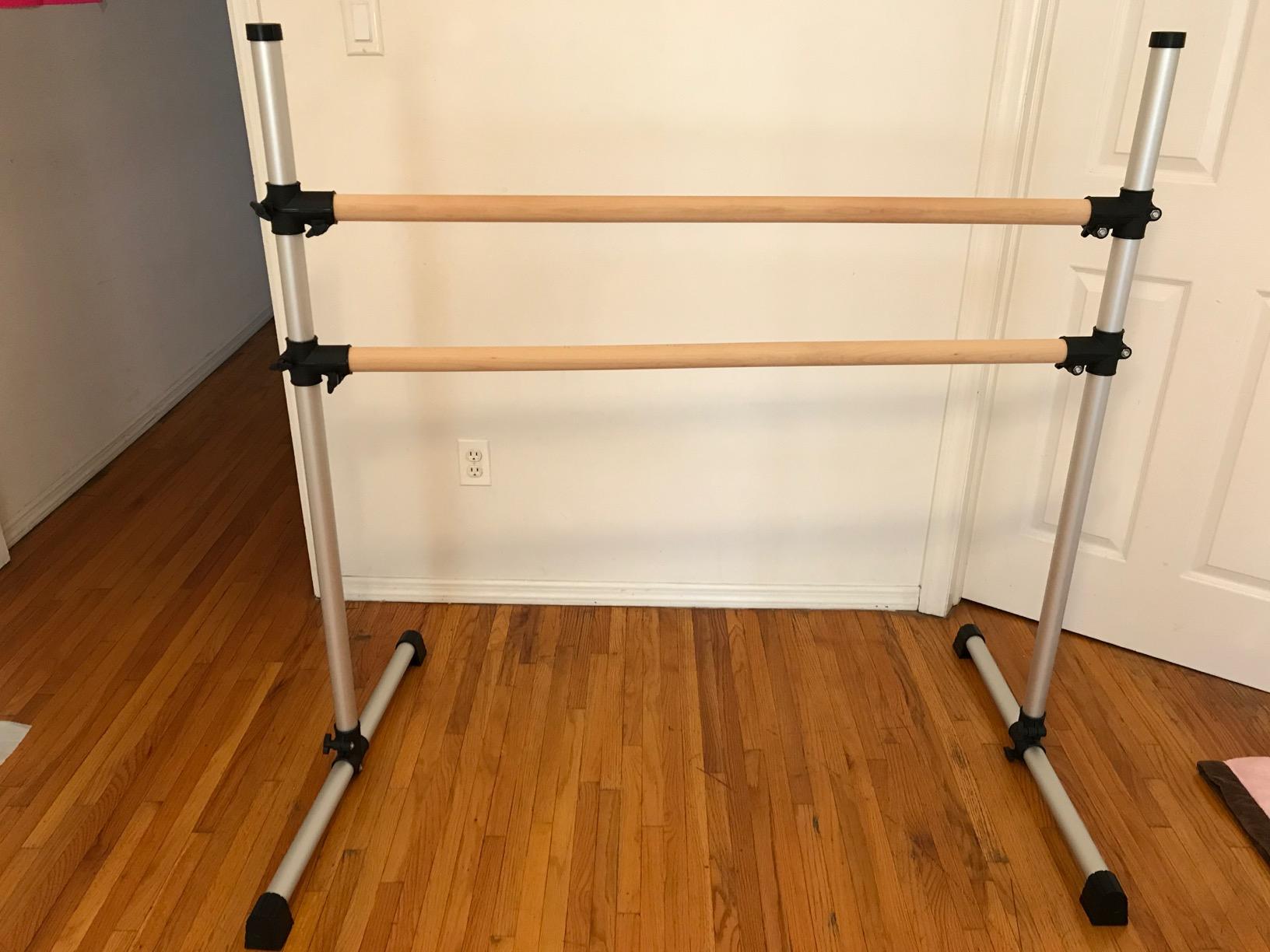 UMEKEN Wood/Aluminum/Steel Ballet Barre 4 Foot Portable Barre Bar Home Adjustable Freestanding Ballet Stretch Dance Bar for Kids Adult with Carry Bag customer photo 1