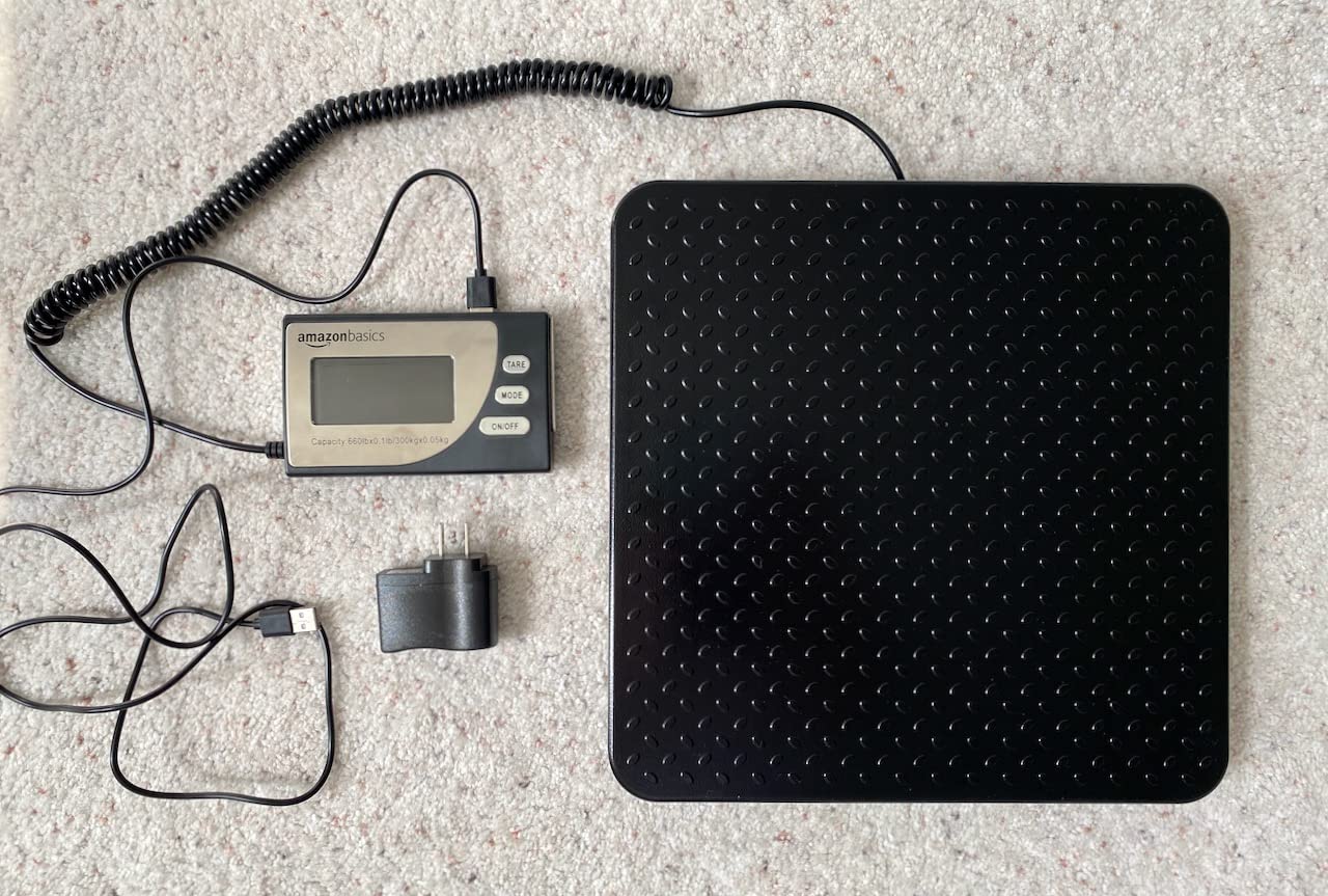 Amazon Basics Digital Shipping Postal Scale with Tare Function, Heavy Duty Weighing Platform, 660 lb Capacity, 1 Ounce Readability, Portable, Black customer photo 1