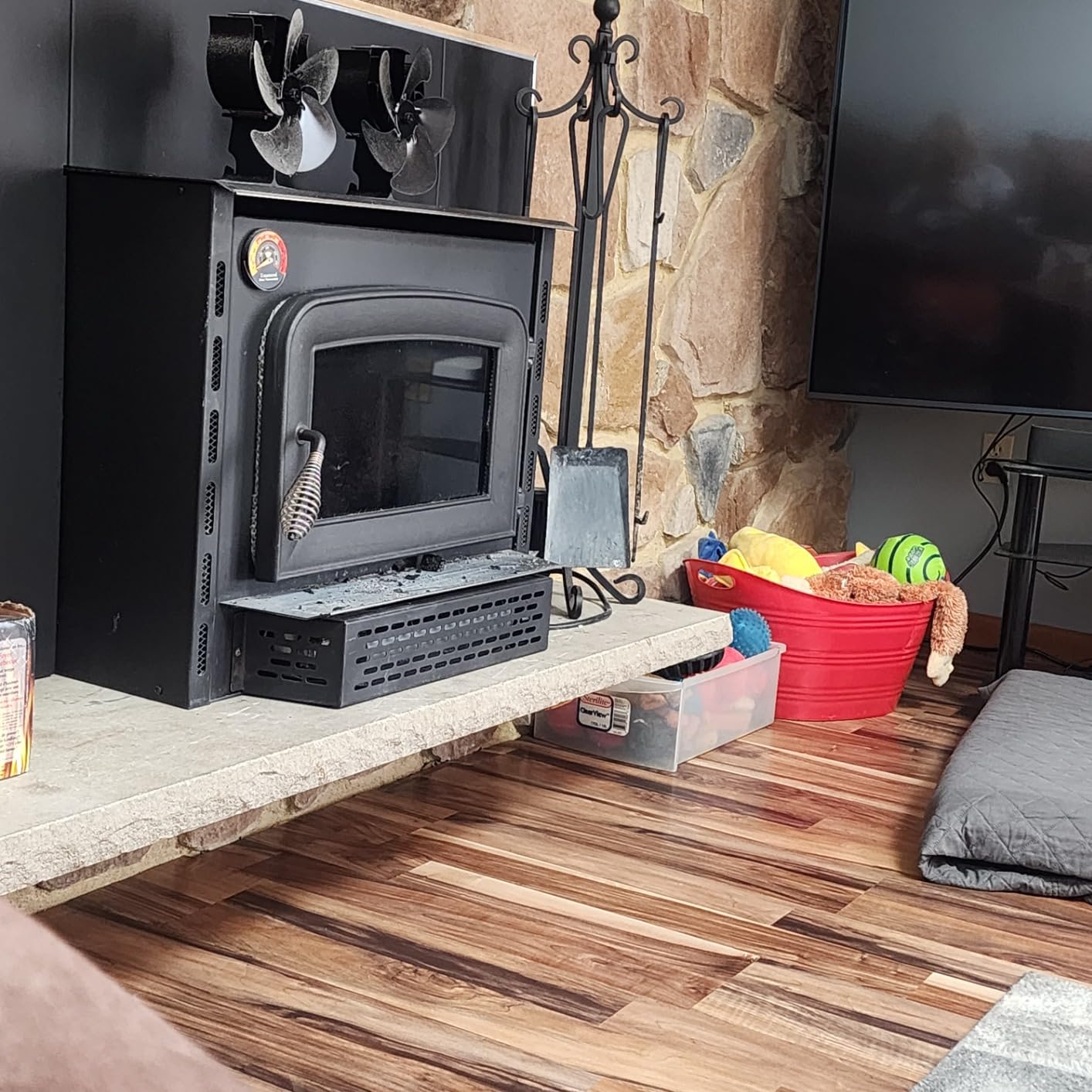 Ashley Hearth AW1820E 1,200 Sq. Ft. Wood Stove Insert customer photo 2