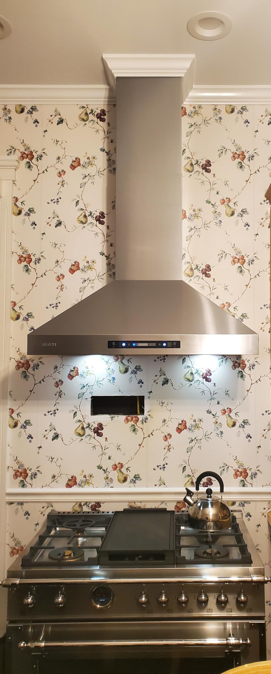 30-inch Wall Mount Range Hood 900 CFM Ducted/Ductless Convertible, Kitchen Chimney Vent Stainless Steel with Gesture Sensing & Touch Control Switch Panel, 4 Pcs Adjustable Lights customer photo 2