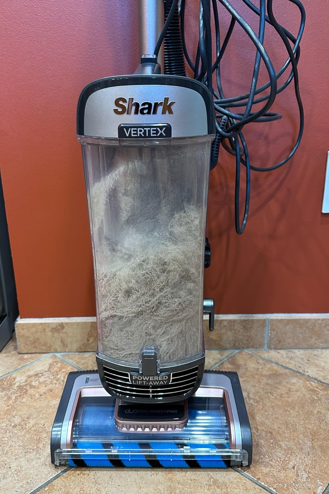 Shark AZ2002 Vertex Powered Lift-Away Upright Vacuum with DuoClean PowerFins, Self-Cleaning Brushroll, Large Dust Cup, Pet Crevice Tool, Dusting Brush & Power Brush, Silver/Rose Gold | DuoClean PowerFins, self-cleaning brushroll, large dust cup, crevice tool, dusting brush, power brush customer photo 2