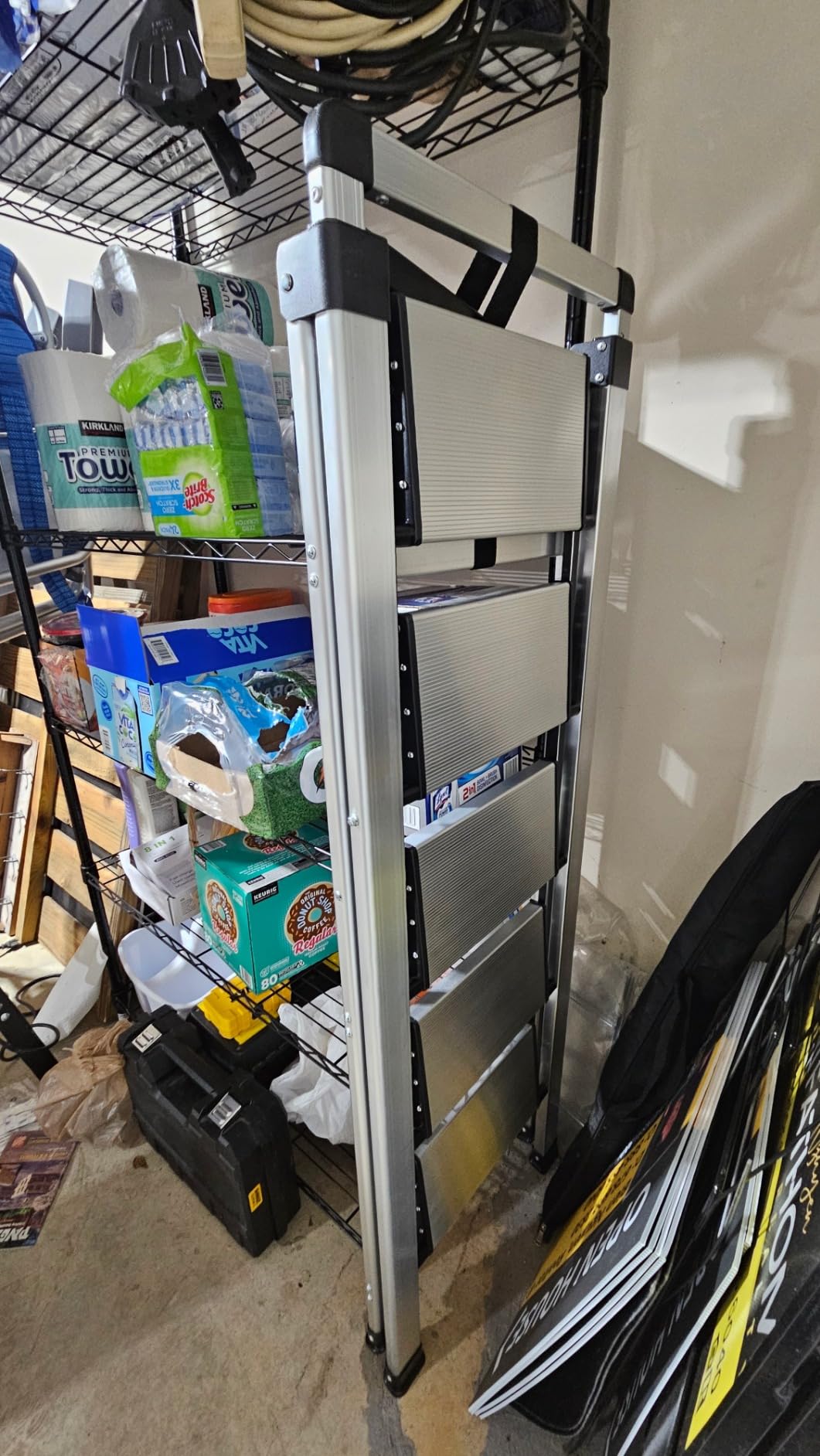 XinSunho 4 Step Ladder, Aluminum Folding Stool with Retractable Handgrip | 330 lbs Heavy Duty | Lightweight | Removable Tool Tray | Non-Slip Pedals | Slim Fold for Kitchen, Garage, Library & Closet customer photo 2