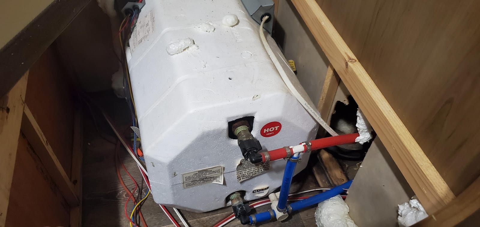 Furrion RV Tankless Gas 60,000 BTU Water Heater - 16.14