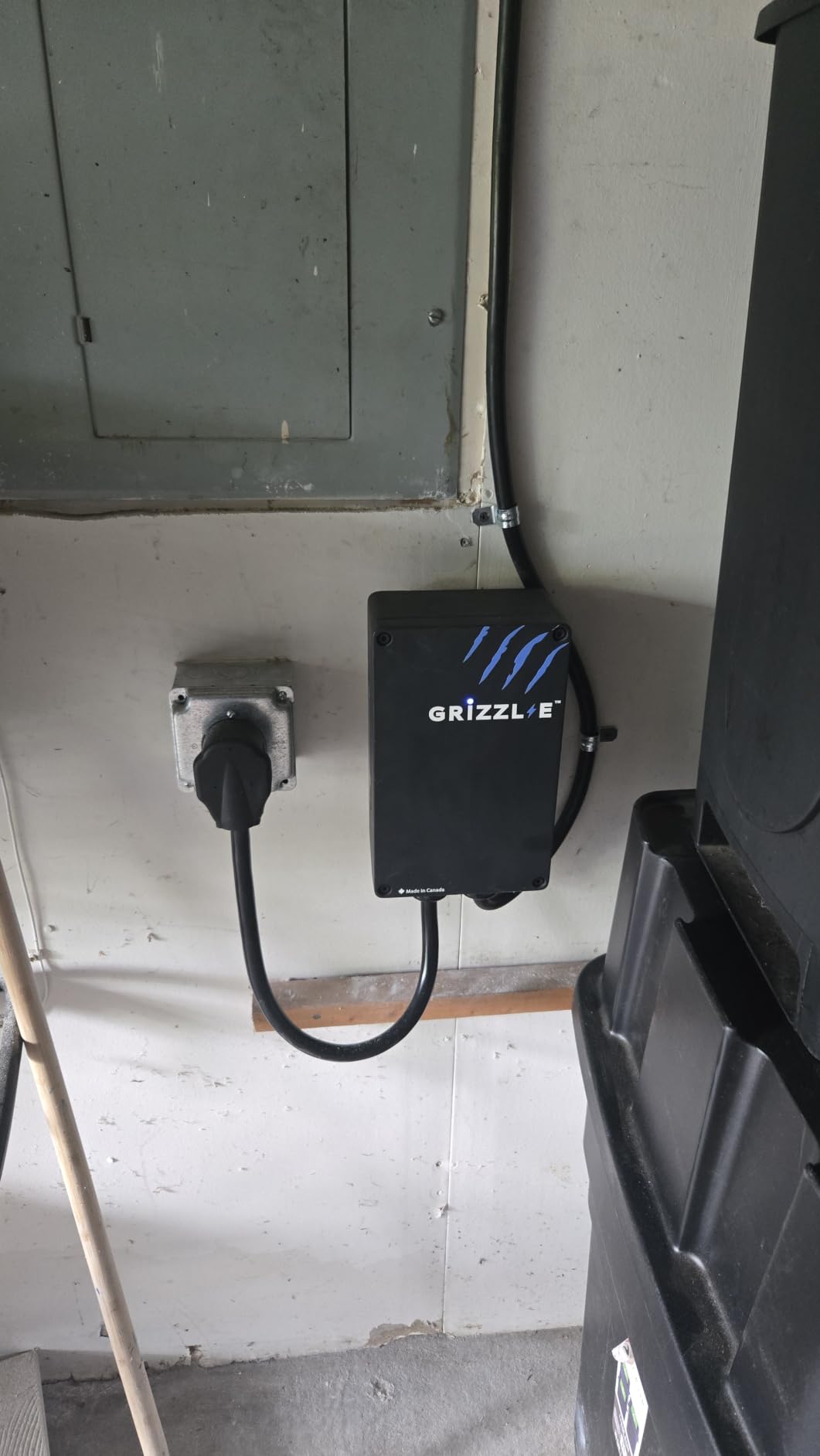Grizzl-E Classic Level 2 Electric Vehicle (EV) Charger up to 40 Amp, UL Certified Indoor/Outdoor Electric Car Fast Wall Charging Station, NEMA 14-50 Plug, 24 feet Premium Cable, Avalanche Edition customer photo 1