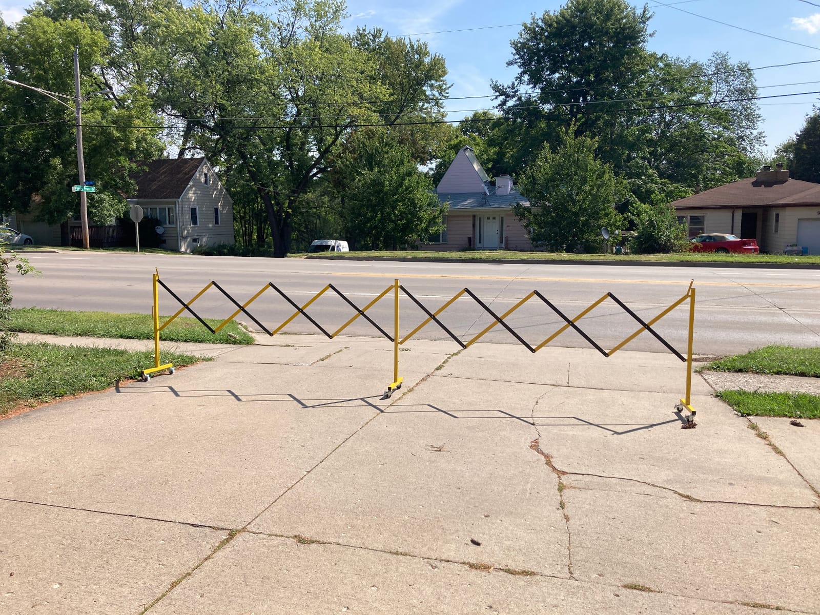 Trafford Industrial Expandable Metal Barricade, 11-Ft Yellow/Black Gate | Mobile Safety Barrier, Retractable Traffic Fence, Locking Casters, Steel Frame, Aluminum Cross Members, Hook-and-loop Links customer photo 1
