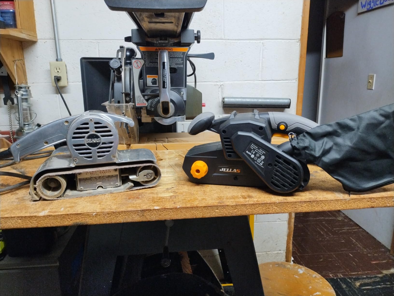 Jellas 3 × 21-Inch Belt Sander with Dust Bag, 7Amp Sander Machine with Variable-speed Control, 2 in 1 Vacuum Adapters, 10Feet (3 meters) Length Power Cord customer photo 1