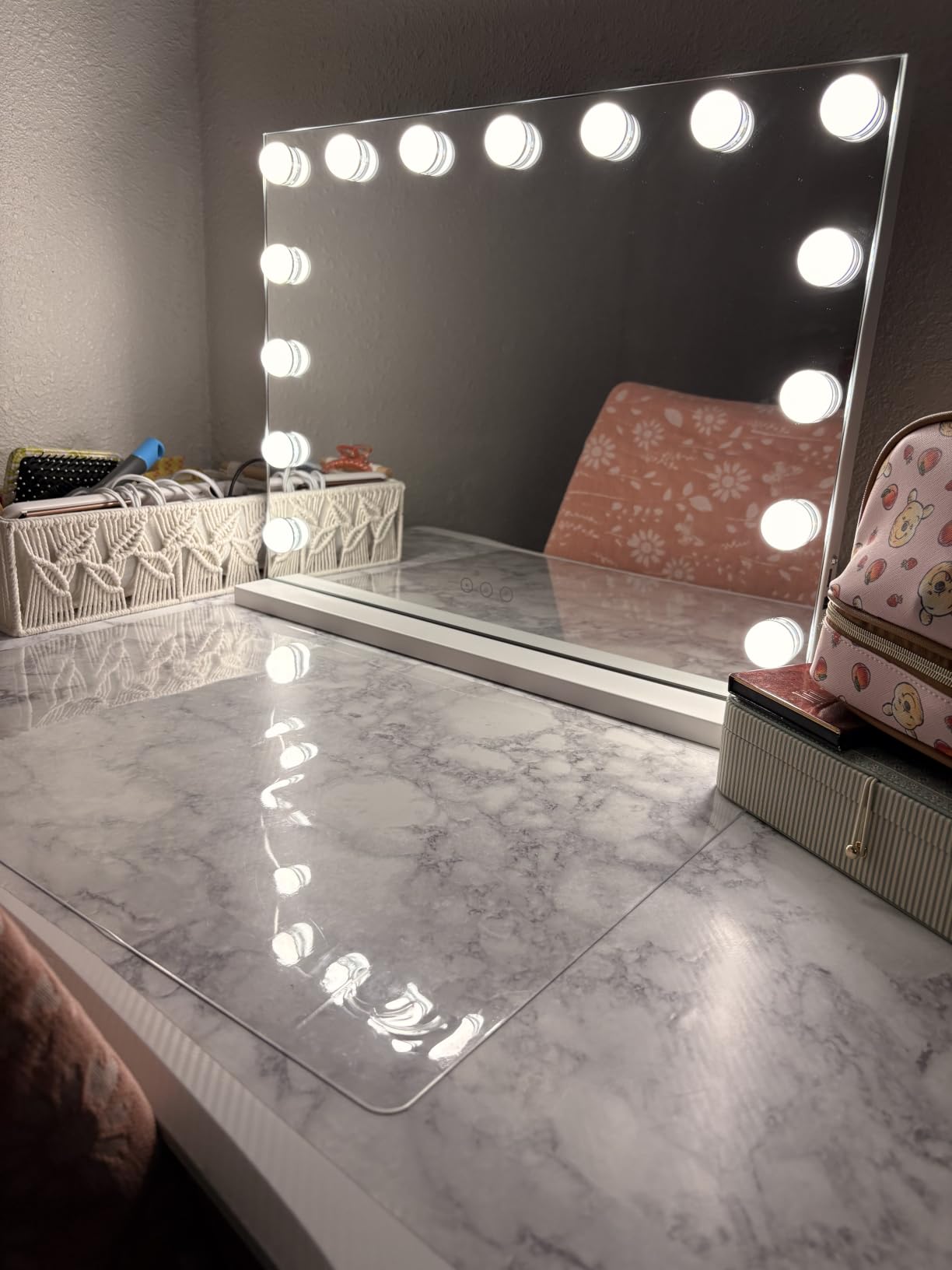 Vanity Mirror with Lights Lighted Makeup Mirror with 15 Dimmable LED Bulbs,3 Color Lighting Modes,USB Charging Port Touch Control,Sturdy Metal Frame Design 24x18 Inch,White customer photo 2