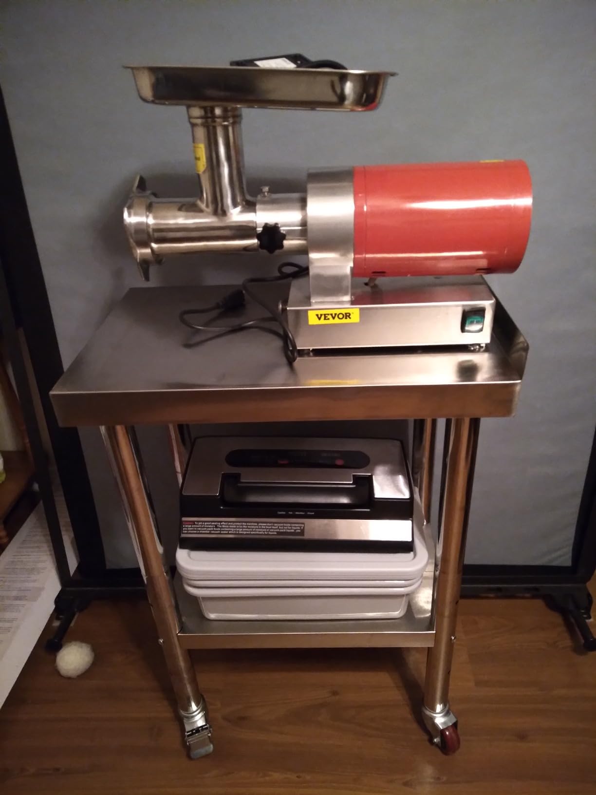 VEVOR Meat Grinder, 661 Lbs/Hour 800W Machine, 1.5 HP Electric Mincer with 2 Grinding Plates, Sausage Kit Set, Commercial Use customer photo 1