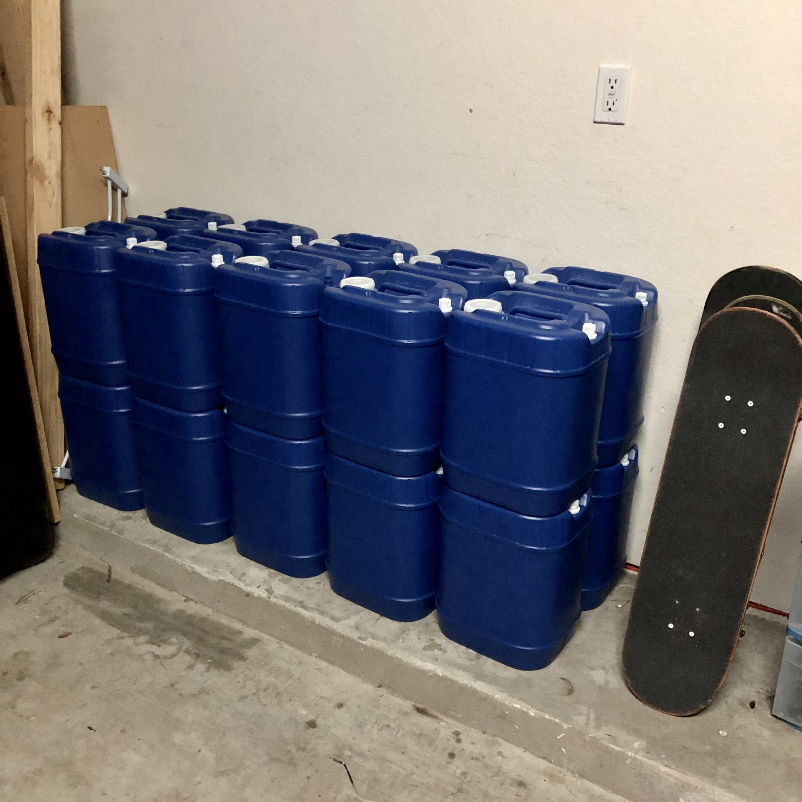 Stackable Water Containers with Lids, 5-Gallon Each, Emergency Kit Including Spigots, Wrench, and Water Preserver, 30 Gallons Total customer photo 1